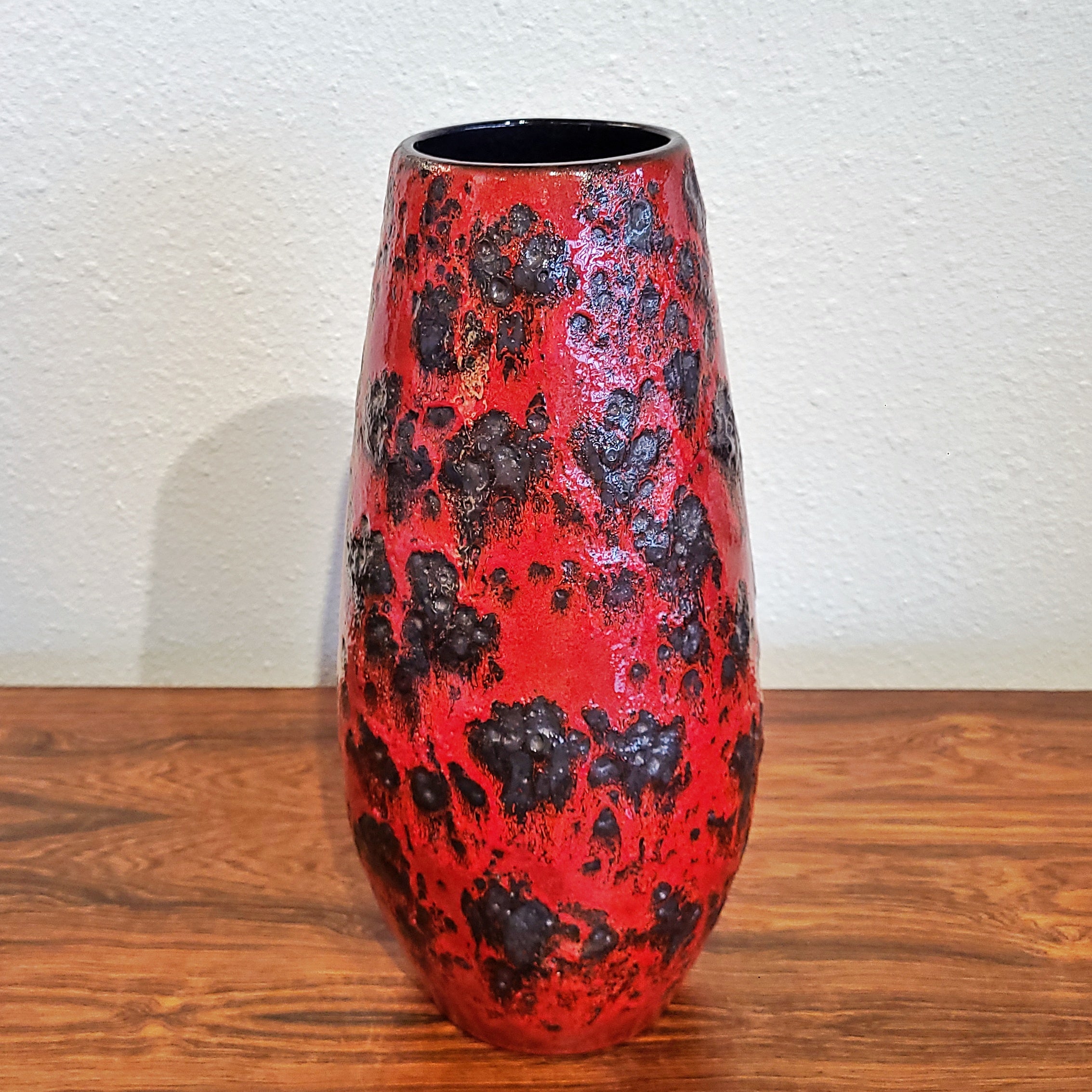 LARGE SCHEURICH KERAMIK RED & BLACK FAT LAVA VASE Nr. 529/38
