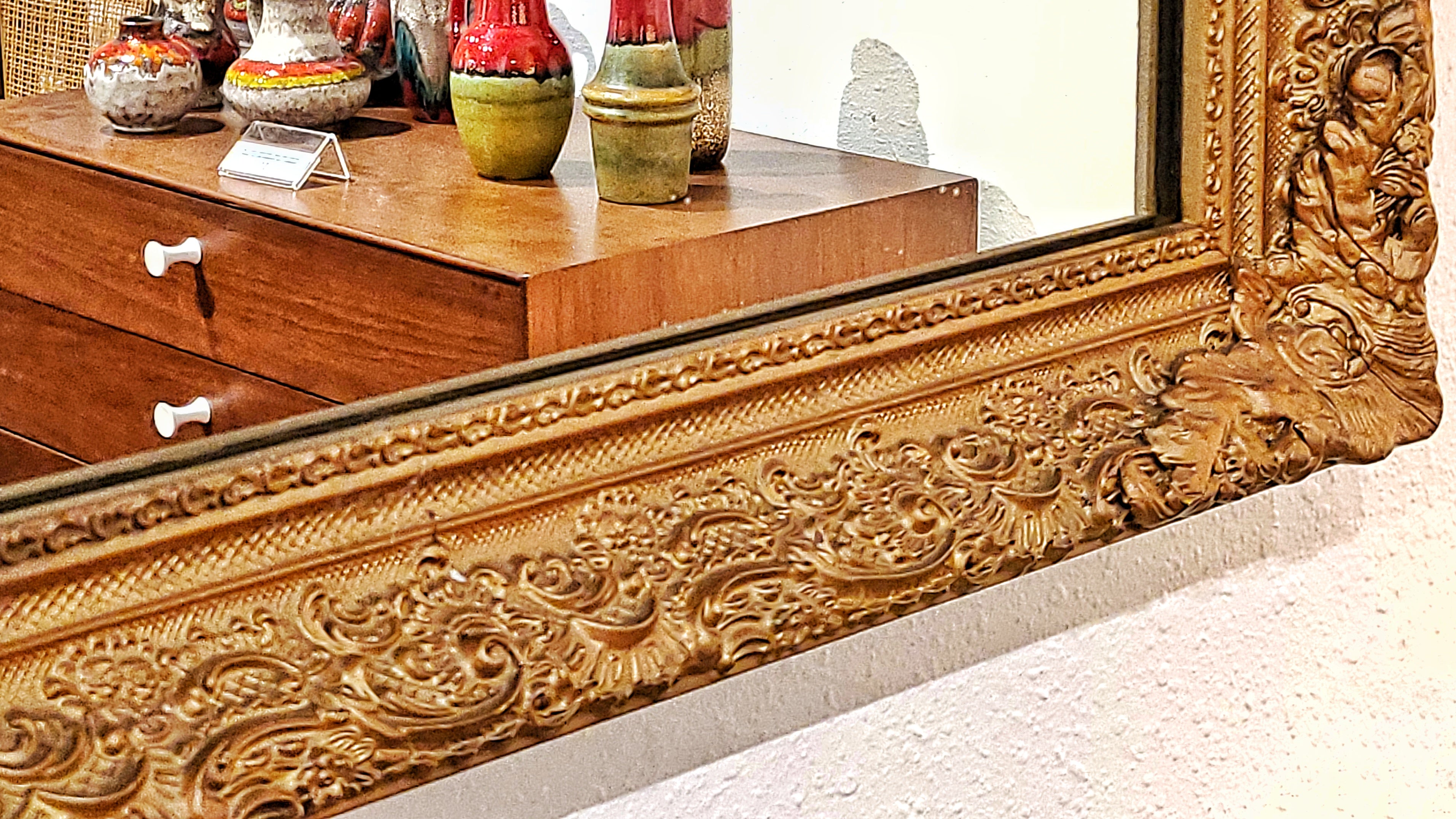 LARGE MIRROR IN A LATE BAROQUE/ROCOCO STYLE GILT FRAME