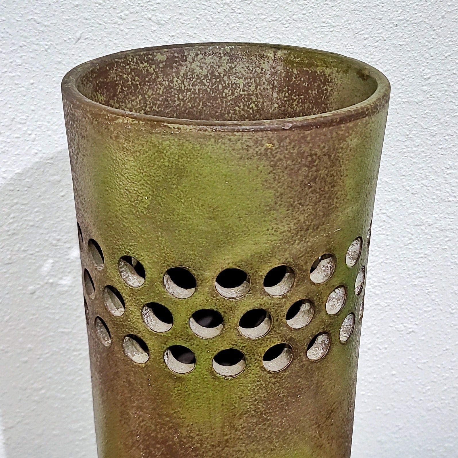 LARGE BITOSSI ‘ETRUSCAN’ DÉCOR CYLINDER FLOOR VASE/UMBRELLA STAND