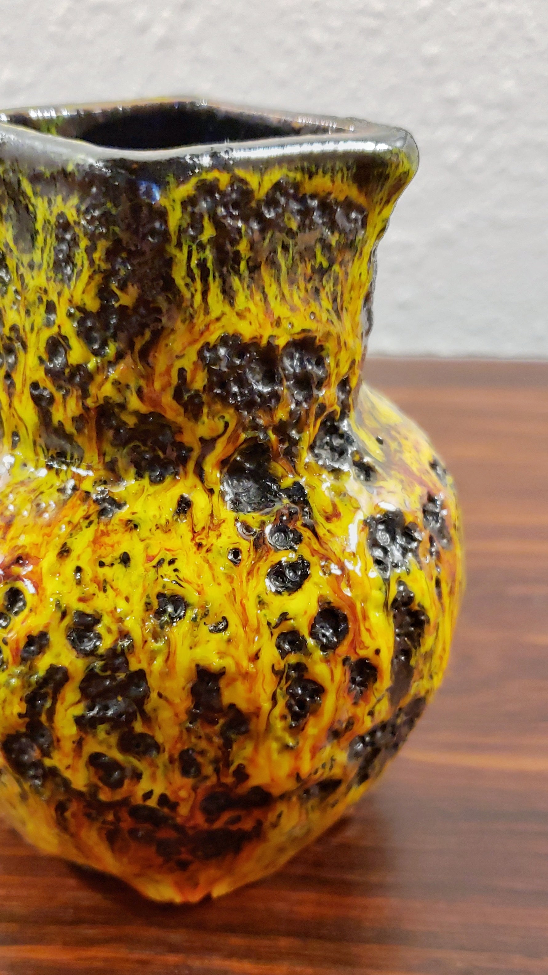 KREUTZ KERAMIK JUG VASE