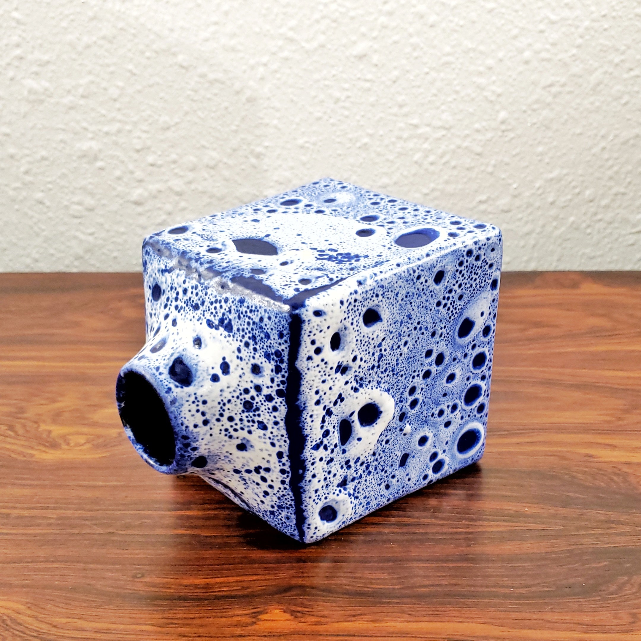 ES KERAMIK FAT-LAVA VASE 684/12