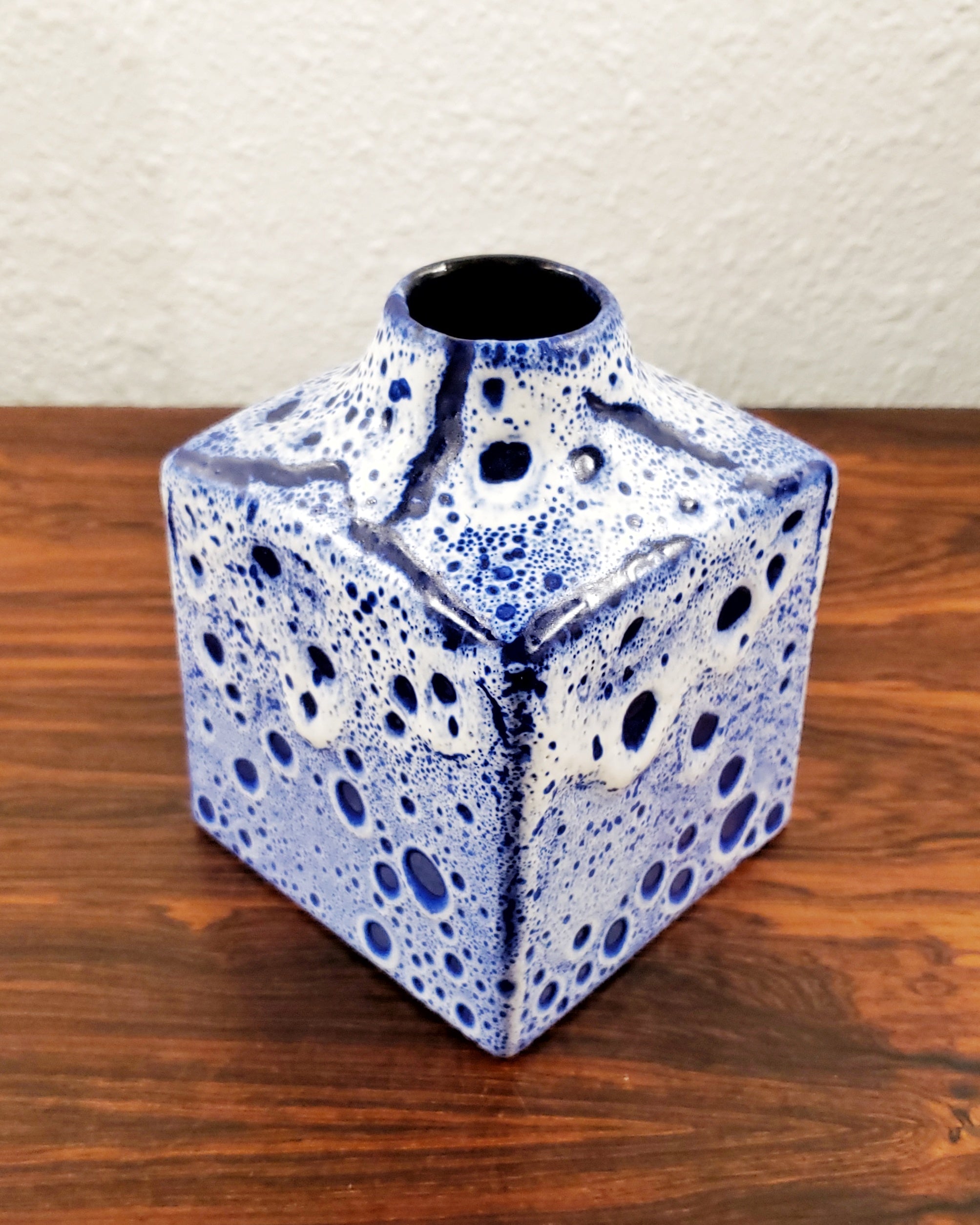 ES KERAMIK FAT-LAVA VASE 684/12