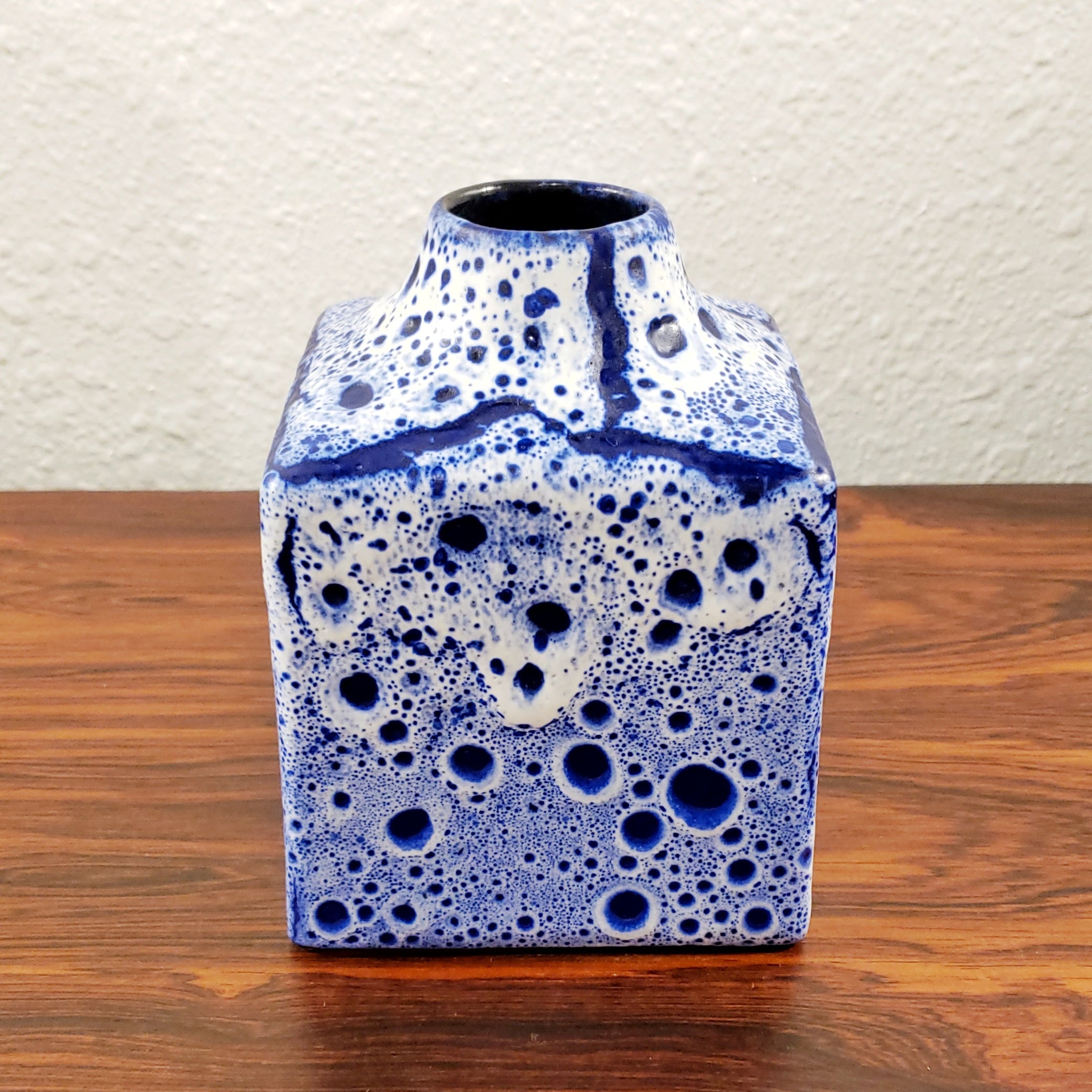 ES KERAMIK FAT-LAVA VASE 684/12