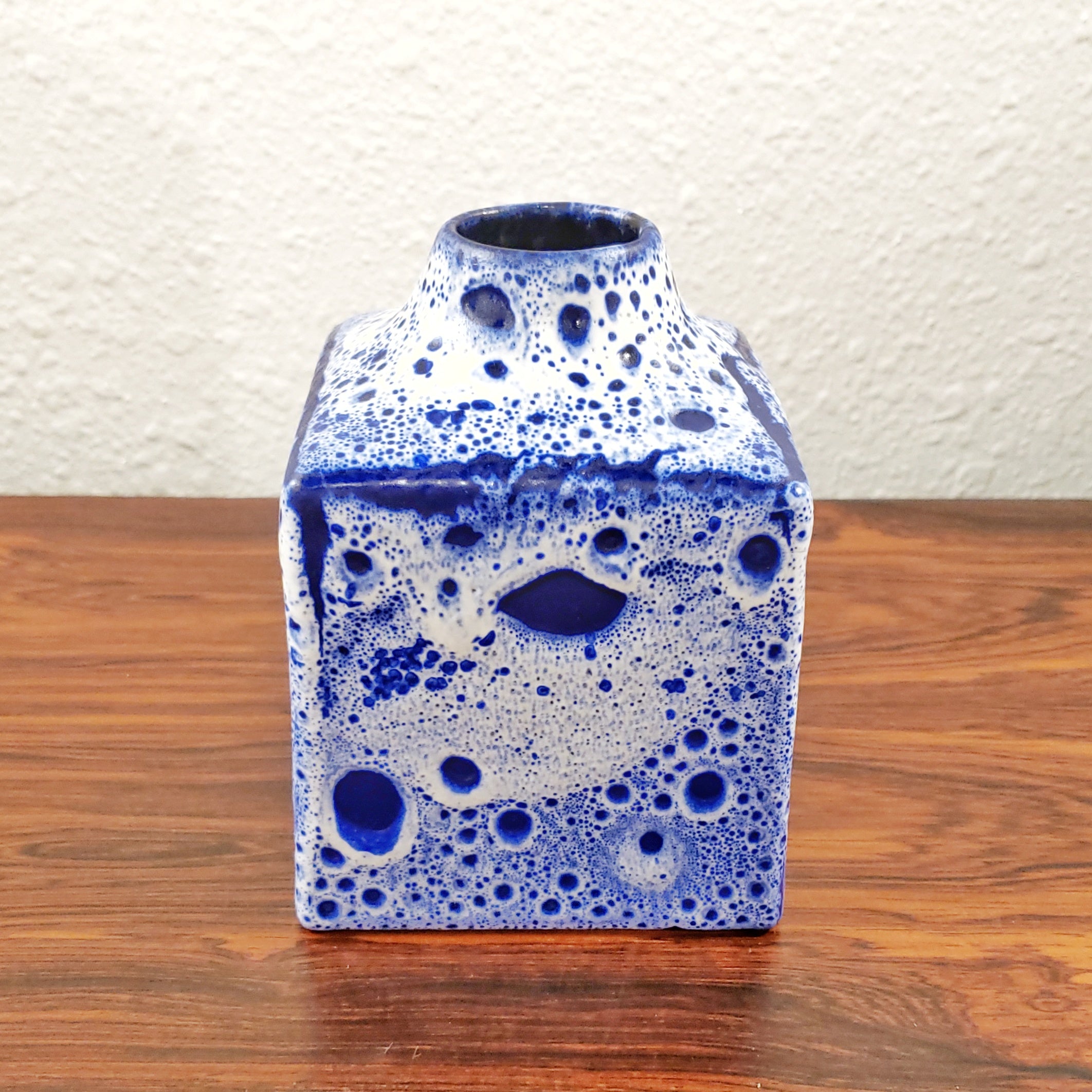 ES KERAMIK FAT-LAVA VASE 684/12
