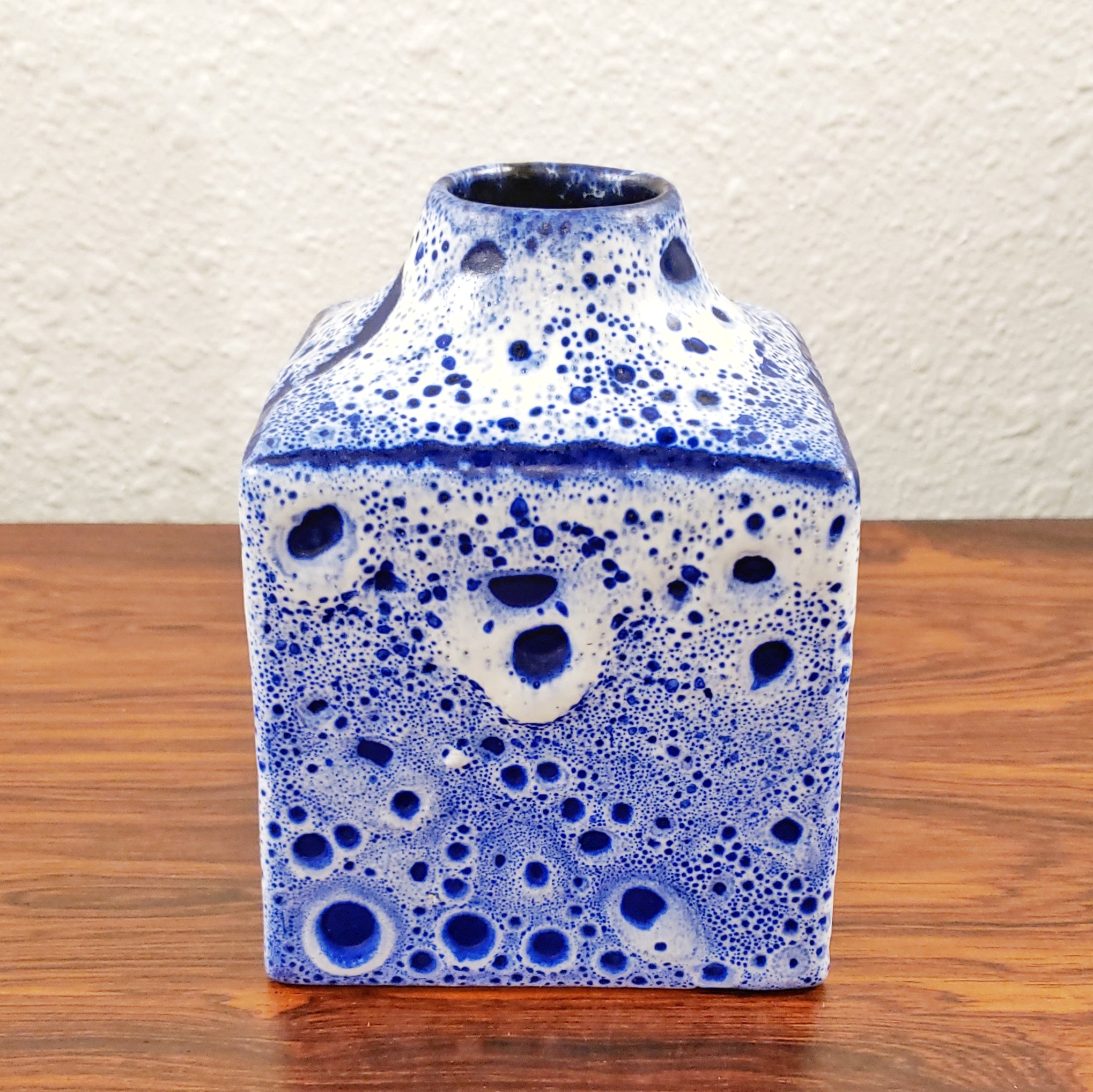 ES KERAMIK FAT-LAVA VASE 684/12