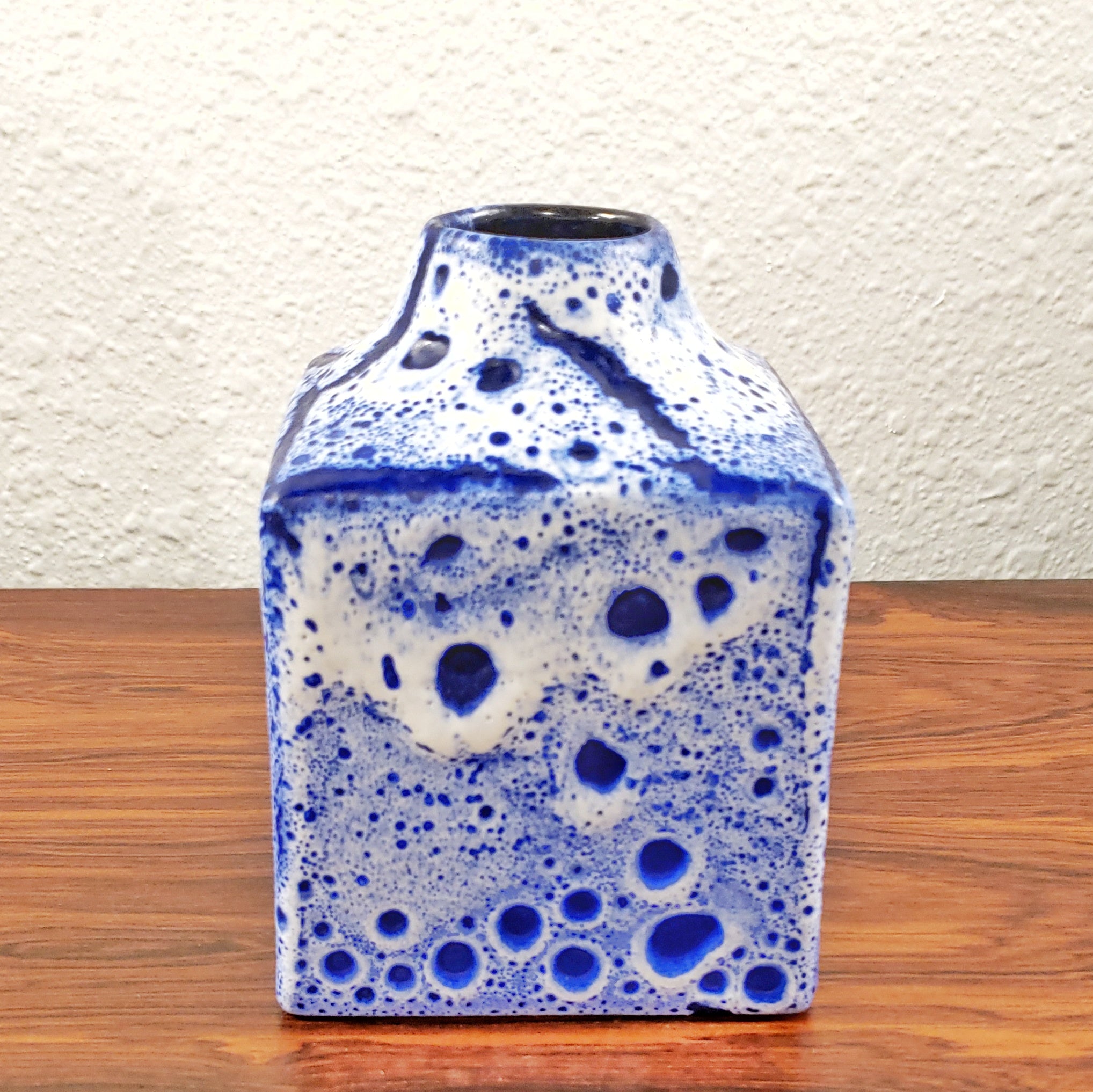 ES KERAMIK FAT-LAVA VASE 684/12