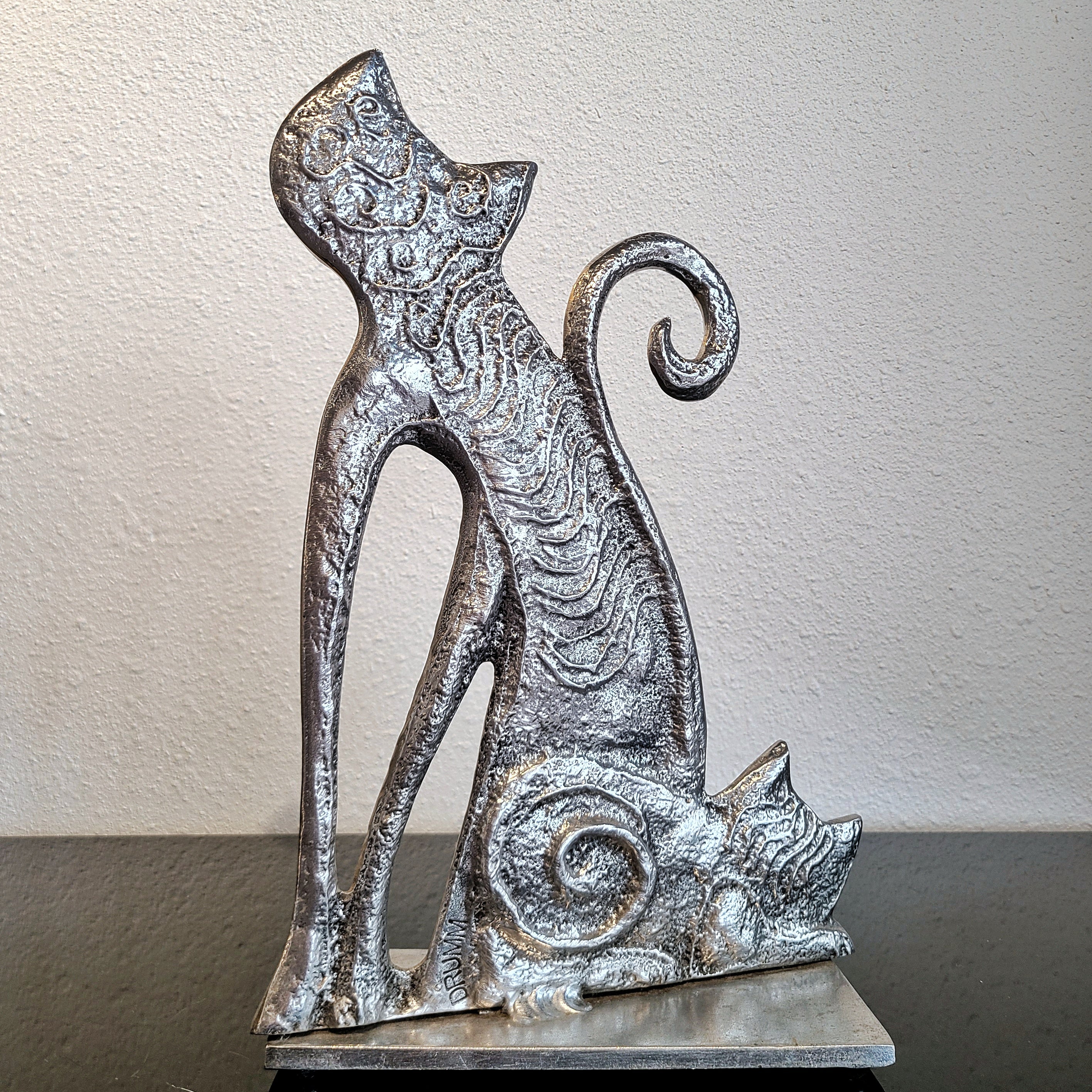 DON DRUMM SAND-CAST ALUMINUM ‘CATS’ DOORSTOP