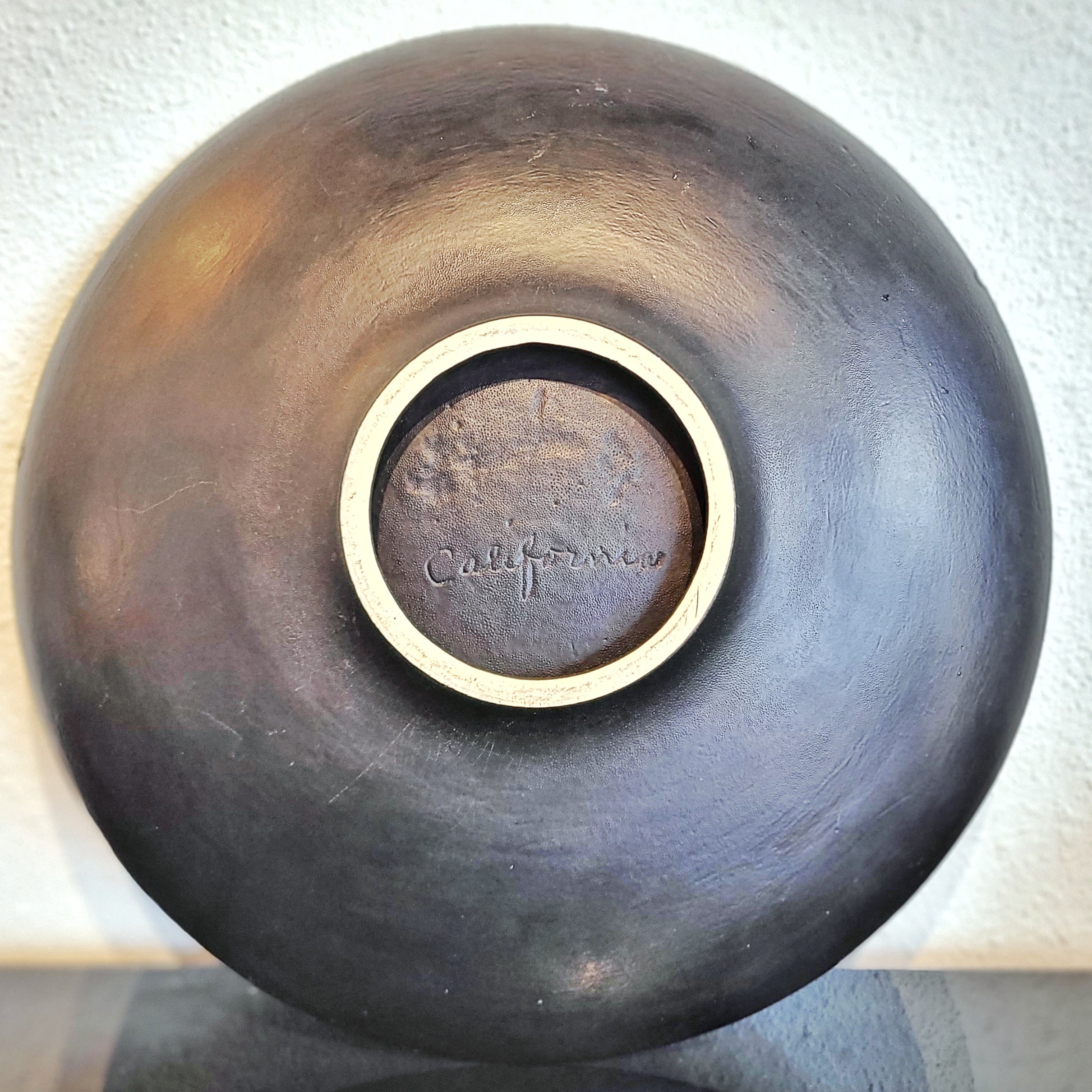 SHALLOW CALIFORNIA POTTERY BOWL WITH ABSTRACT GLAZE