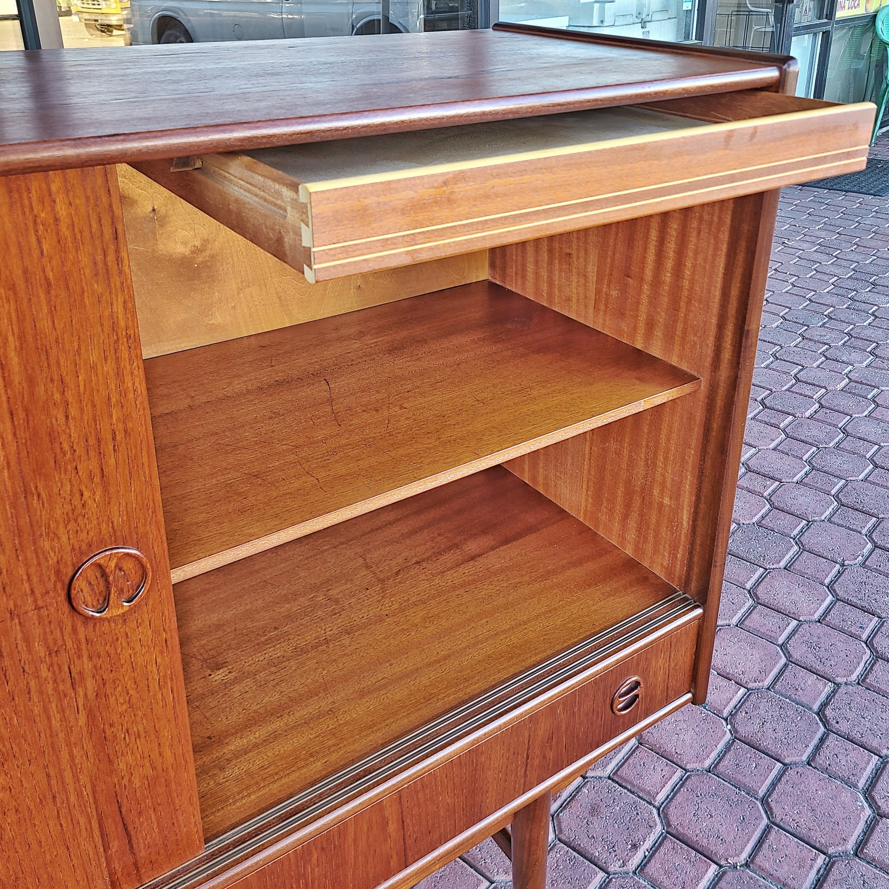 TEAK DANISH MODERN CREDENZA/SIDEBOARD