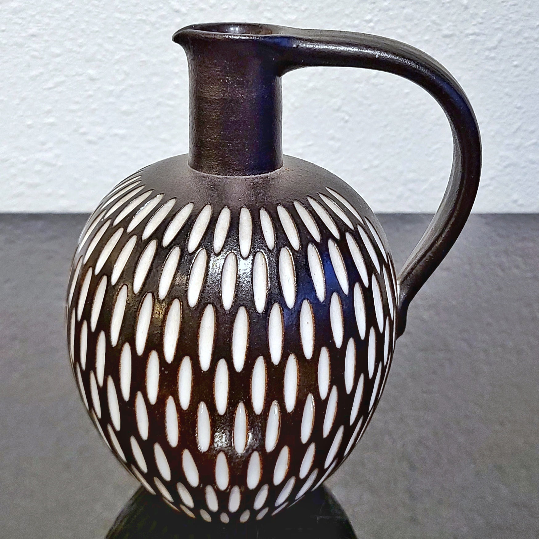 STUDIO POTTERY JUG VASE BY WILHELM AND ELLY KUCH (SIGNED)