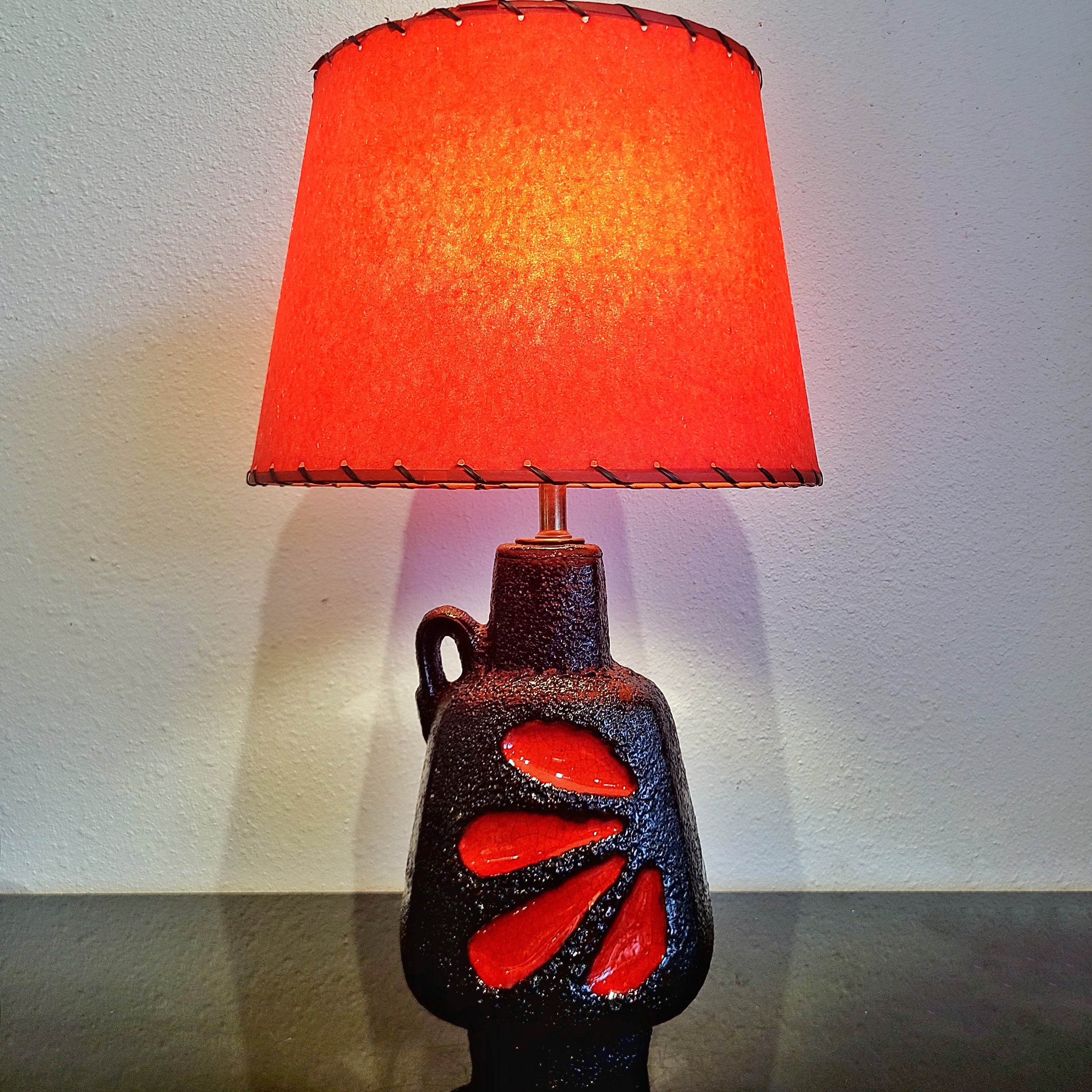 RARE EMONS & SÖHNE RED-ON-BLACK ‘PETAL’ DÉCOR TABLE LAMP