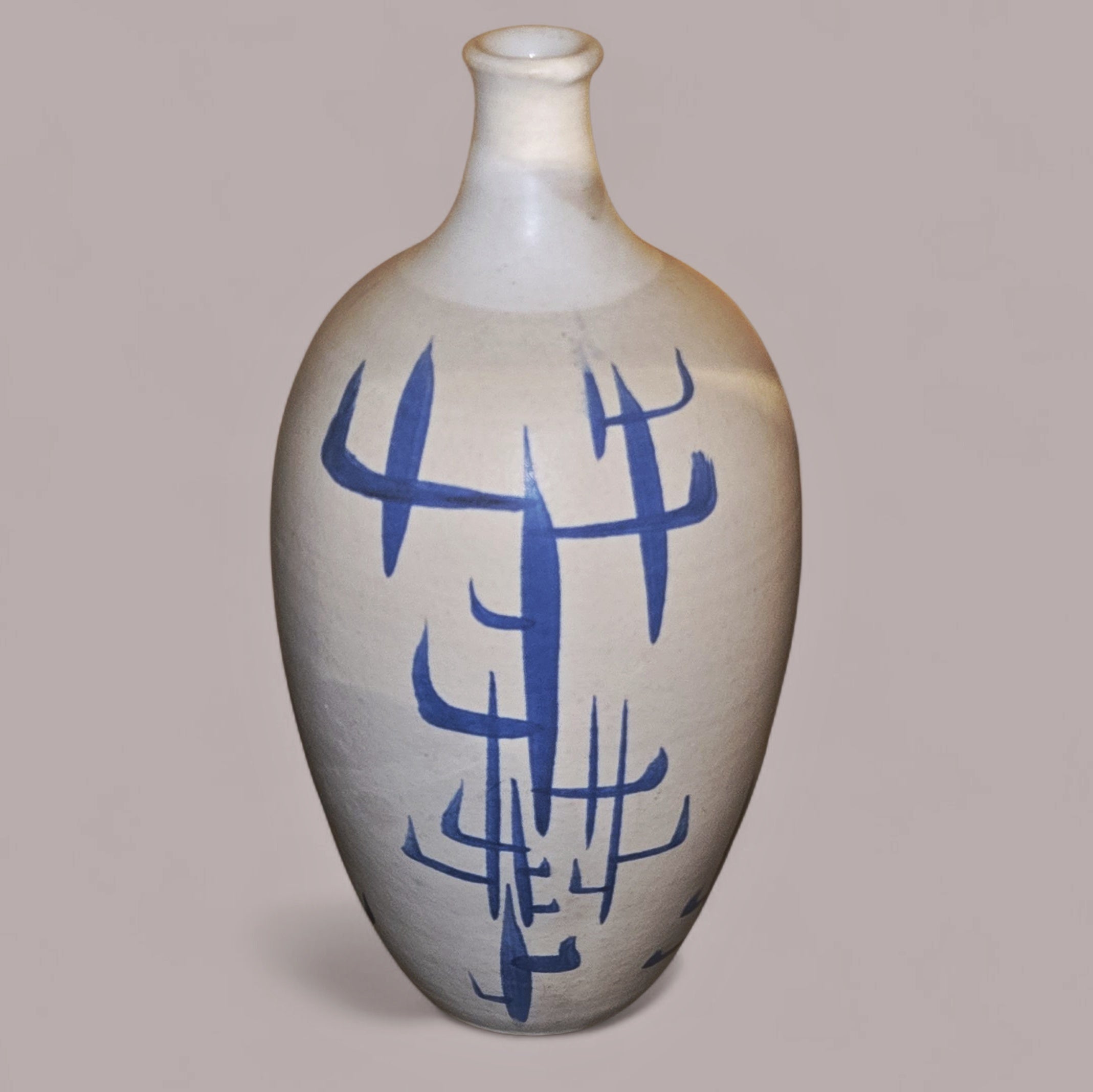 HAND-PAINTED BOTTLE VASE BY AHLSTROM POTTERY OF CALIFORNIA (1950s)