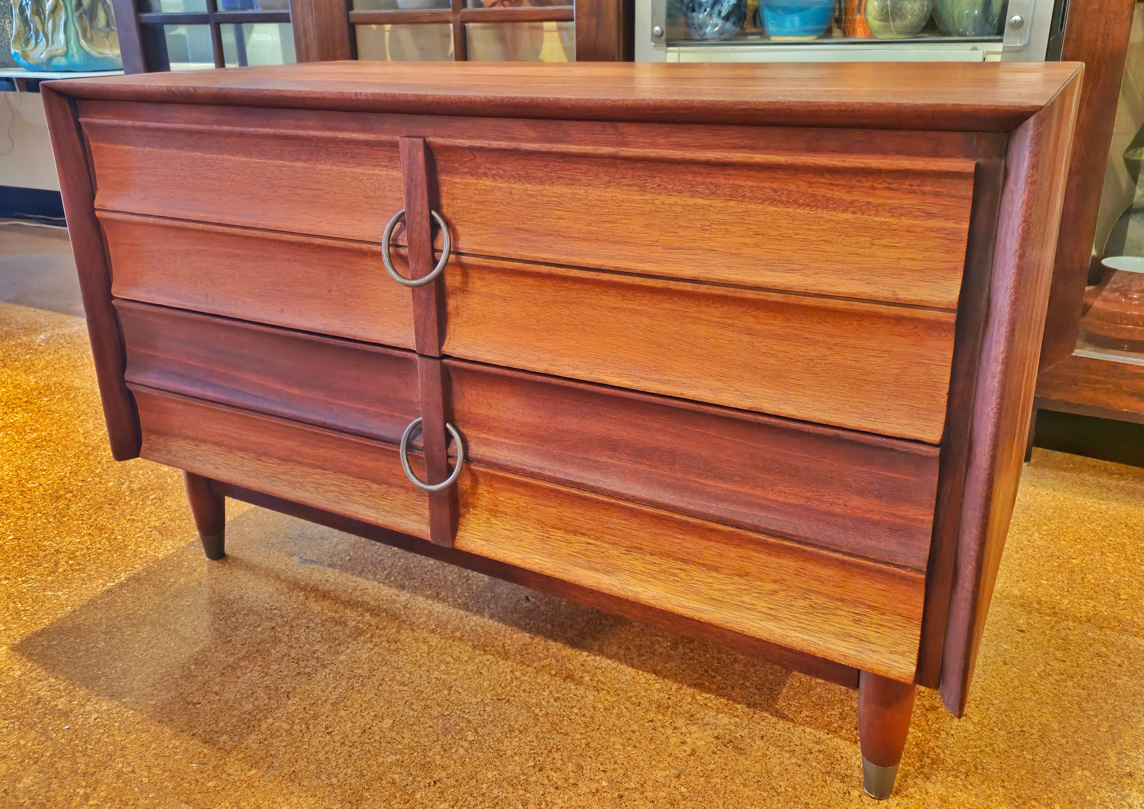DIMINUTIVE MAHOGANY WINDOW CABINET BY HUNGERFORD FURNITURE, CO.
