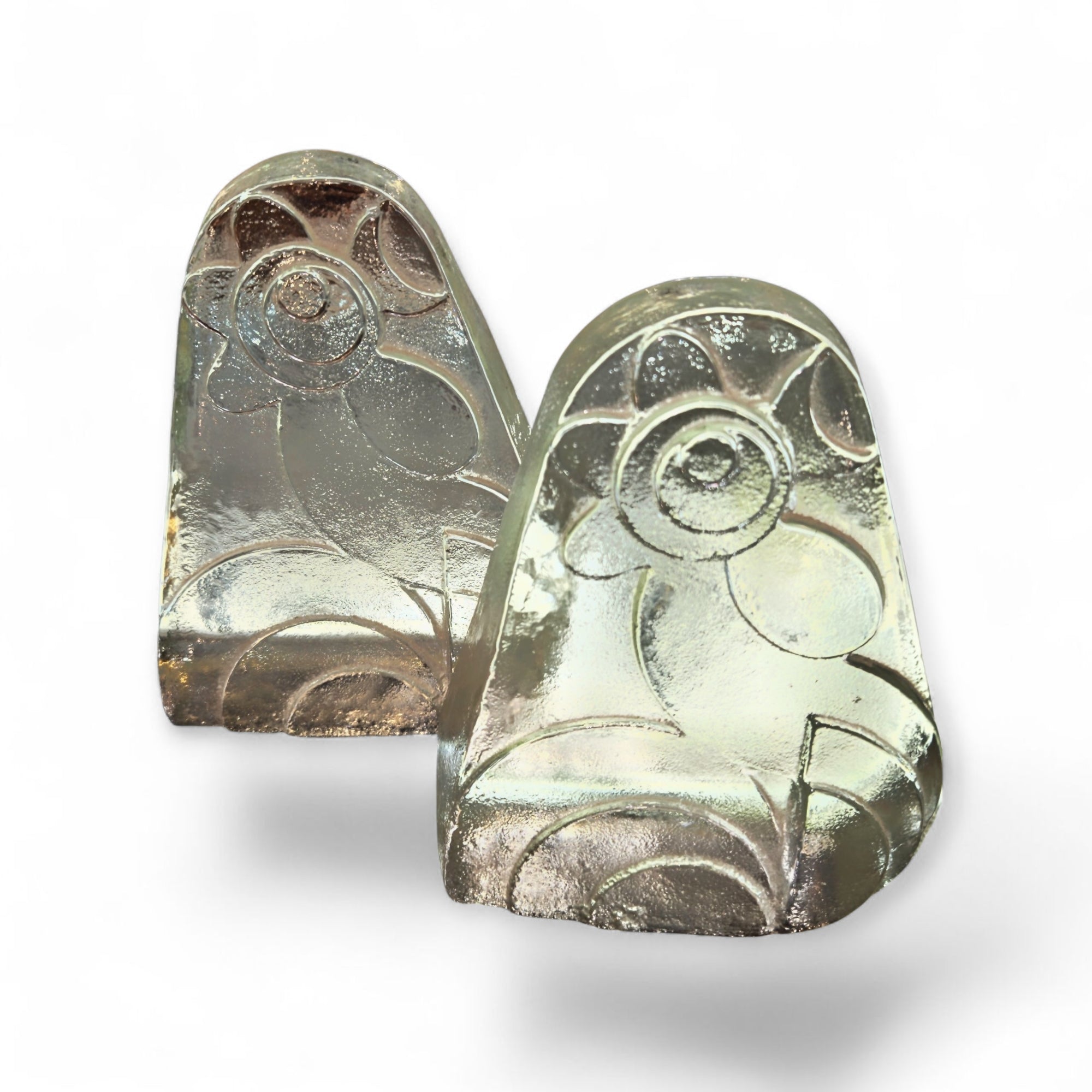 AMERICAN ART-GLASS ROOSTER BOOKENDS BY UNKNOWN MAKER (1970s)