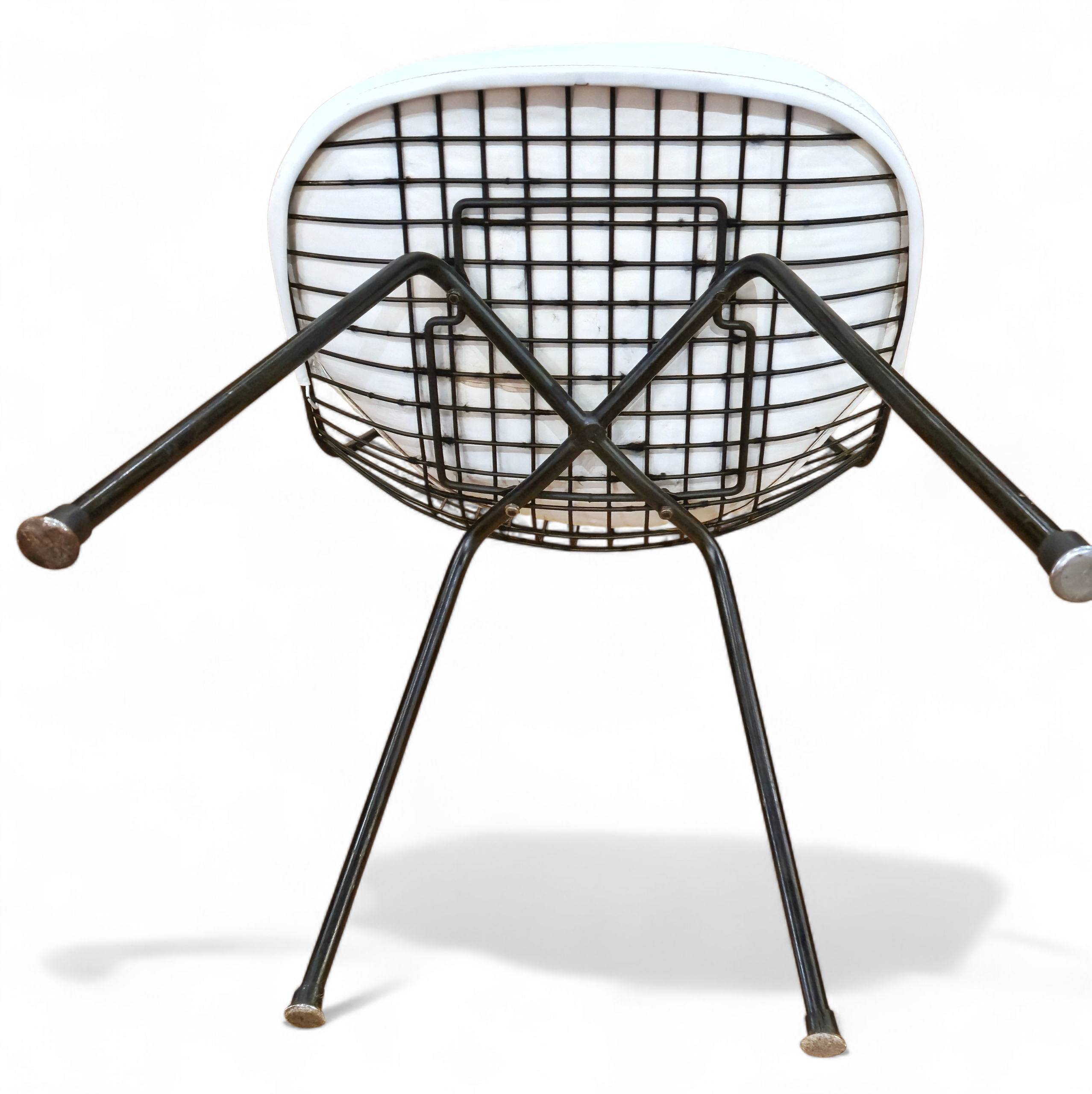 FIRST GENERATION EAMES DKX WIRE CHAIR WITH WHITE BIKINI PAD (1951-1954)