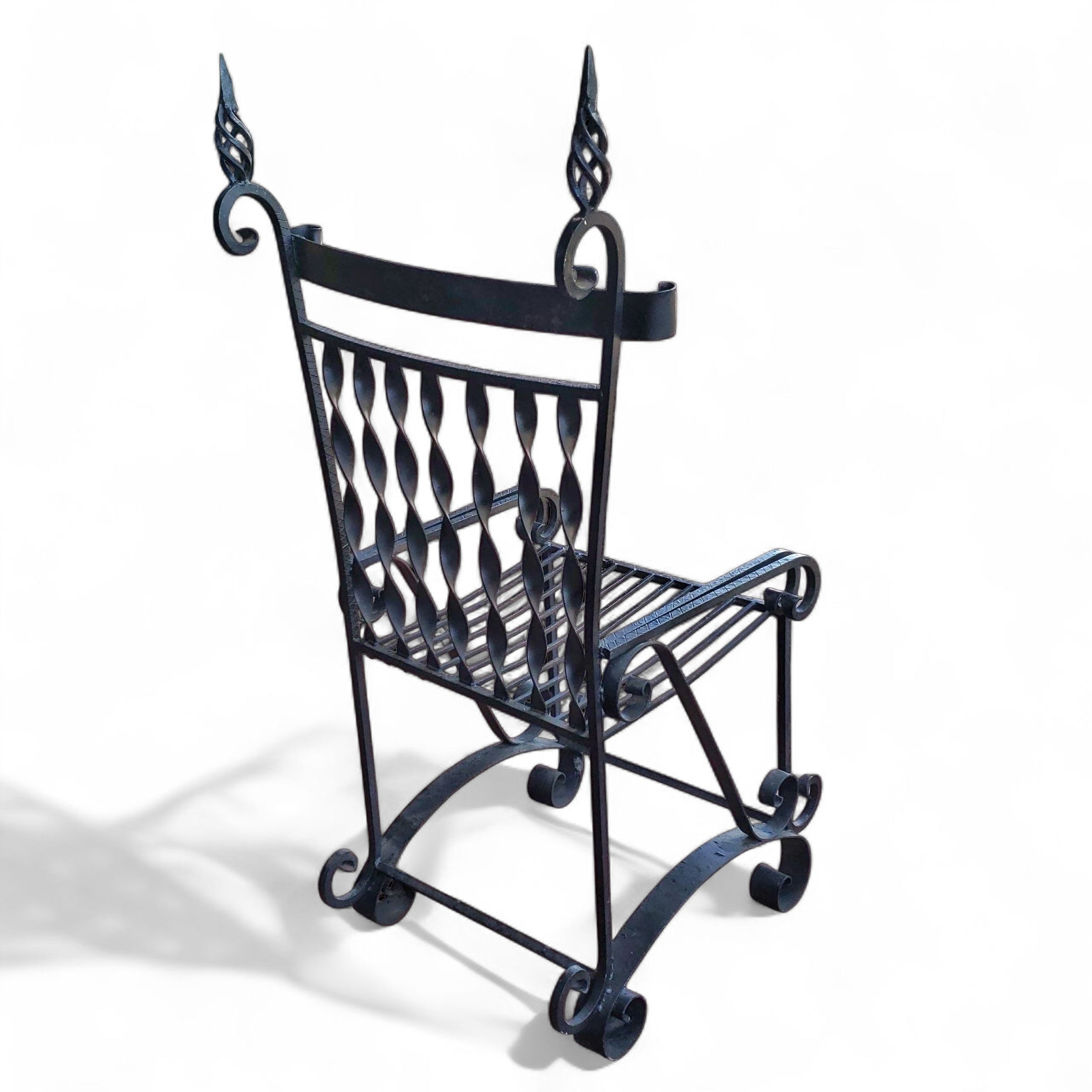 IRON MEDIEVAL STYLE GARDEN CHAIR