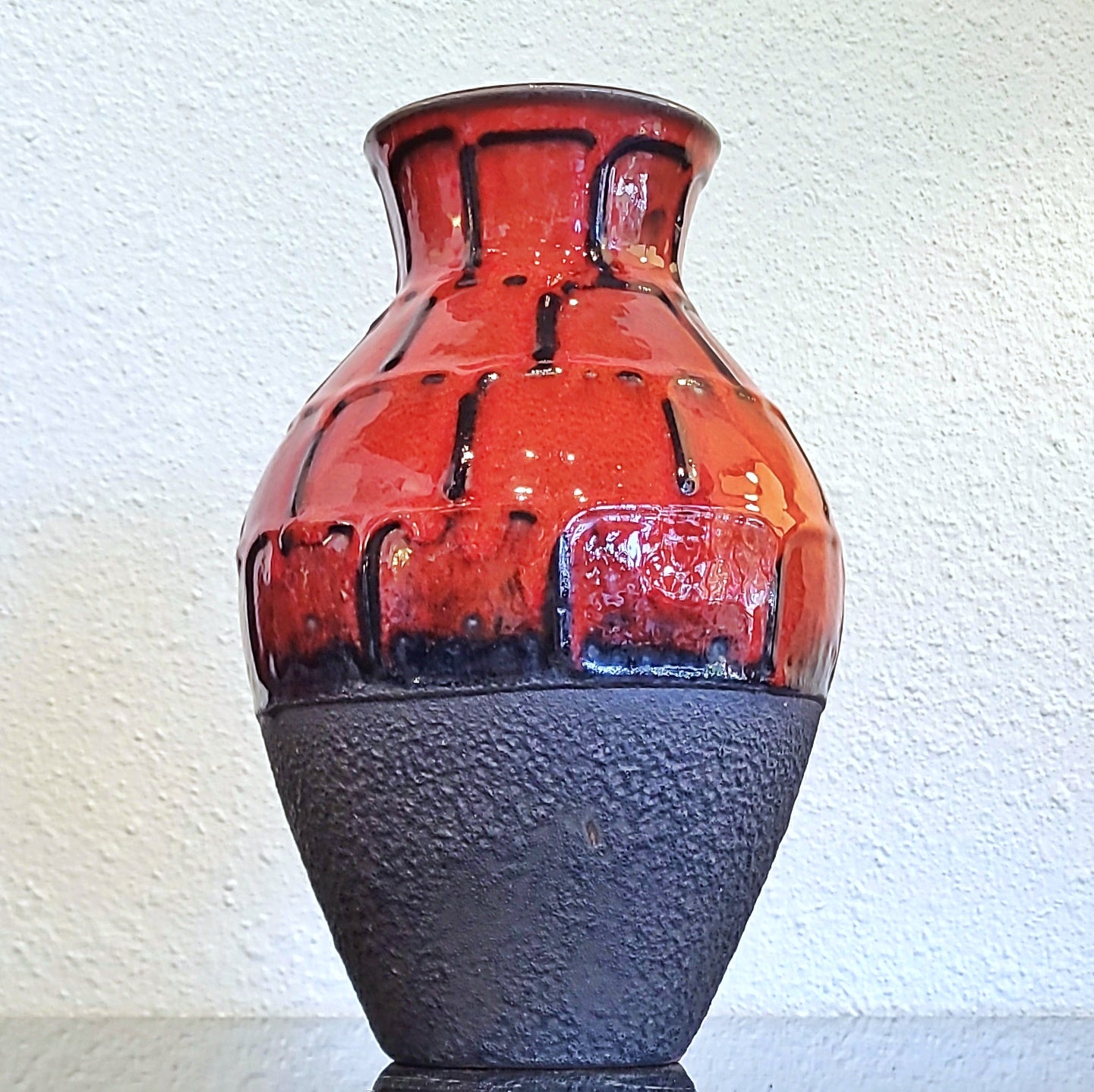 CARSTENS RED ON BLACK 'LUXUS' BOUQUET VASE Nr. 1245/25