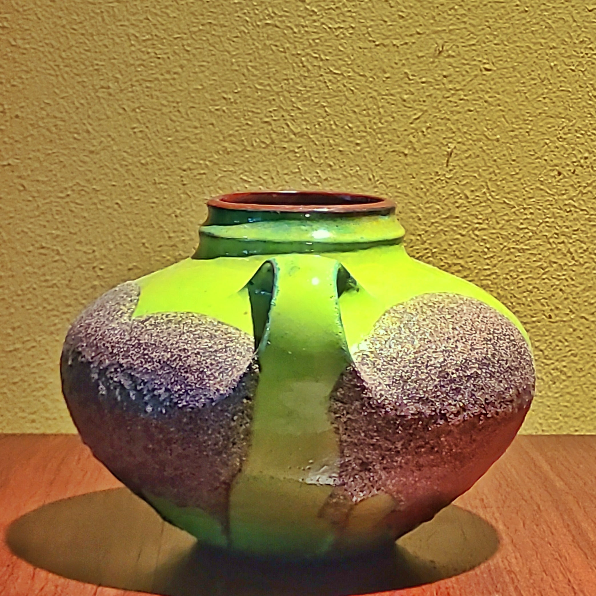 LIME GREEN CARSTENS ‘ATELIER’ JUG VASE Nr. C243/15