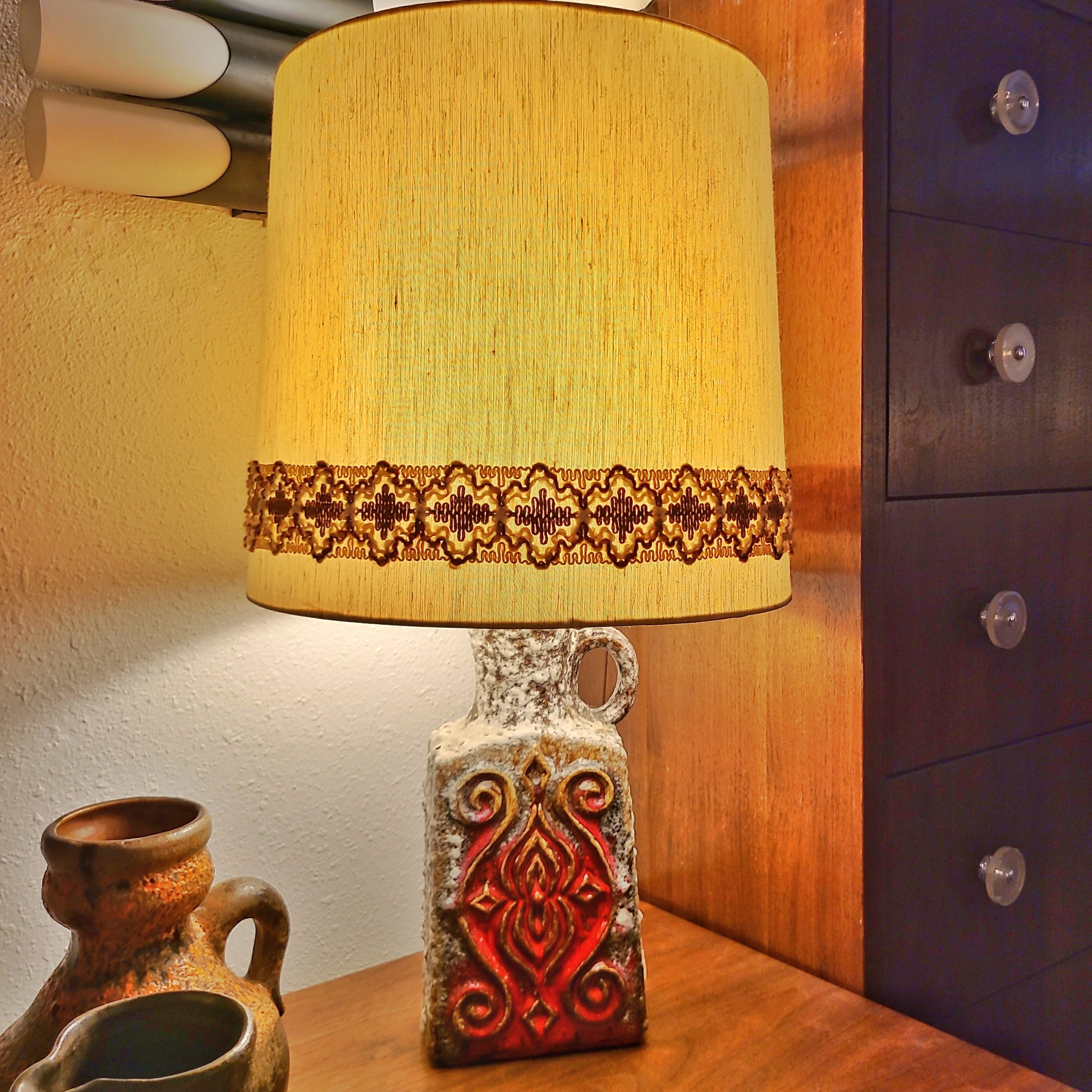 Ü-KERAMIK FAT-LAVA TABLE LAMP WITH PERIOD SHADE