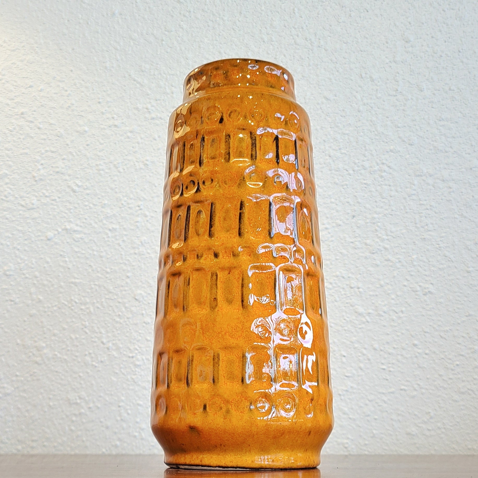 SCHEURICH KERAMIK ‘INKA’ RELIEF DÉCOR VASE Nr. 260/22