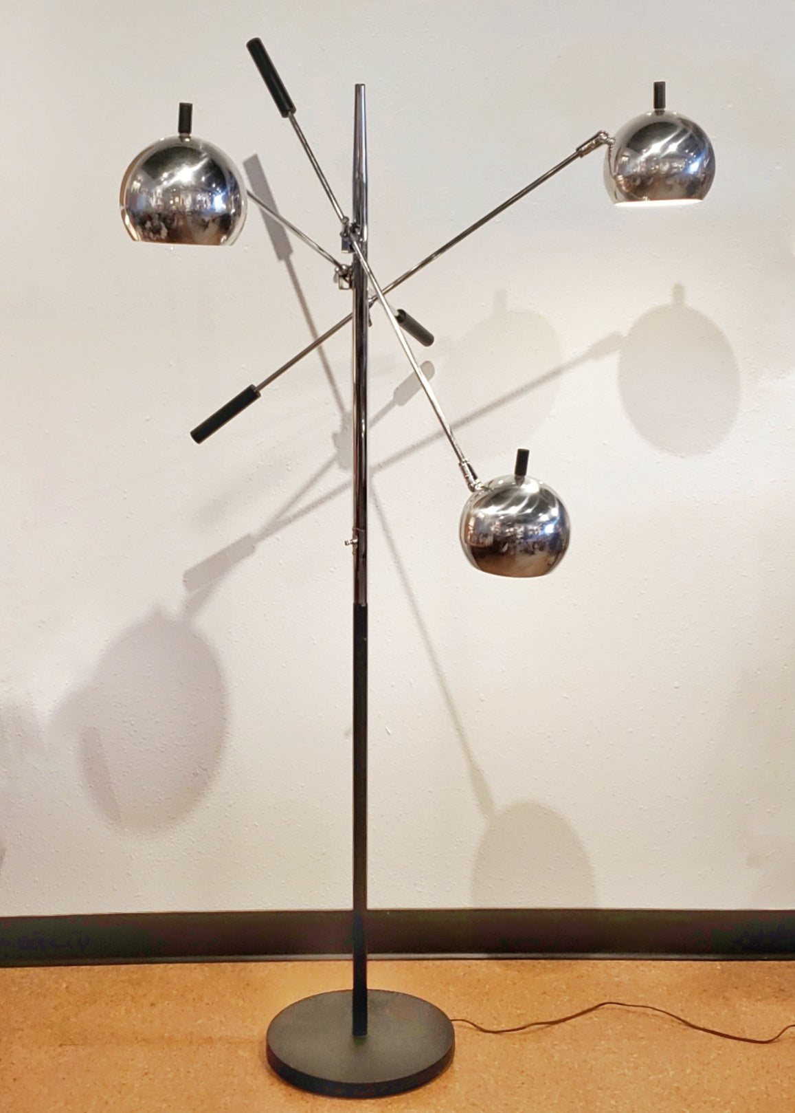 ROBERT SONNEMAN TRIENNALE STYLE CHROME FLOOR LAMP