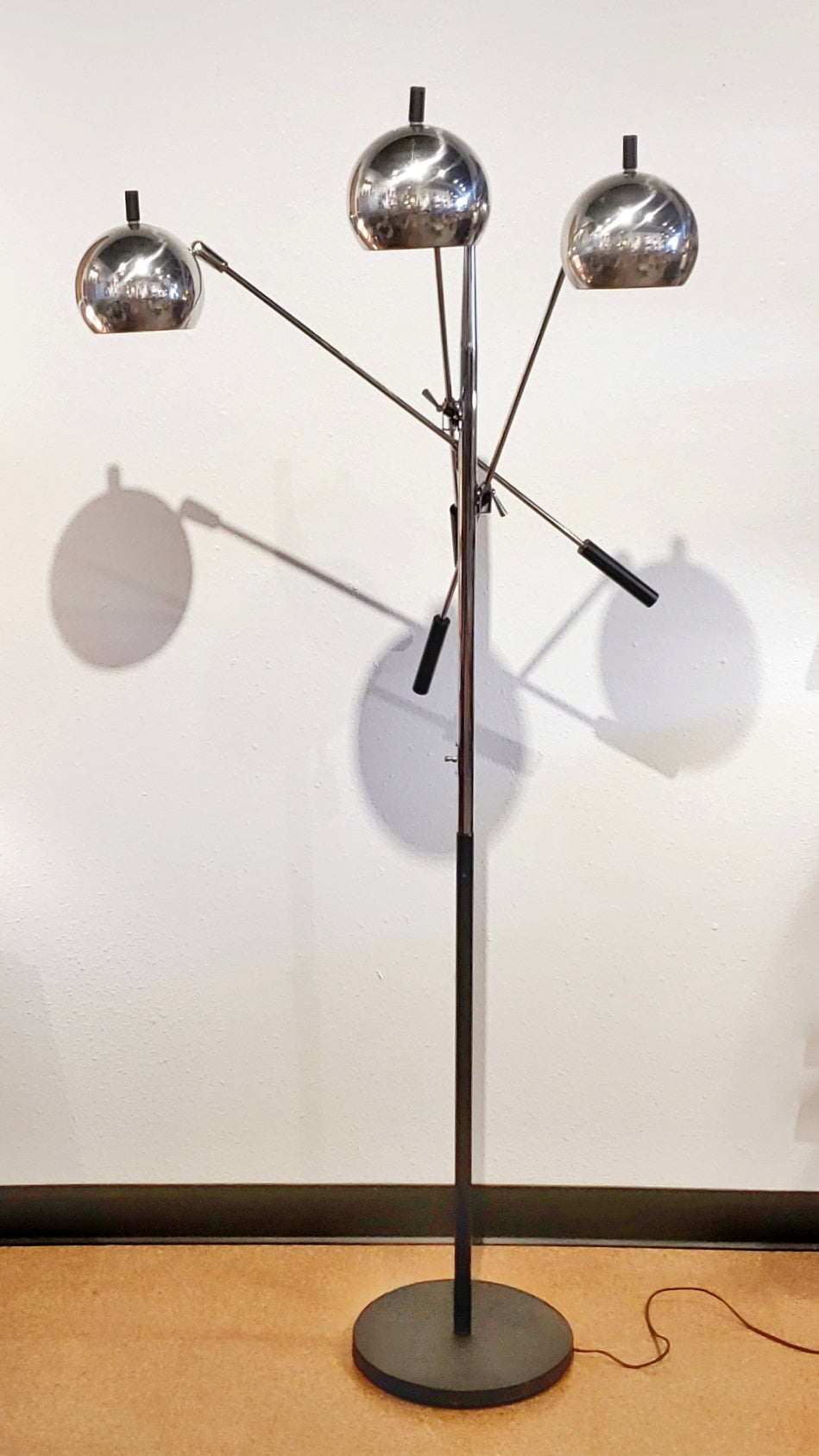 ROBERT SONNEMAN TRIENNALE STYLE CHROME FLOOR LAMP