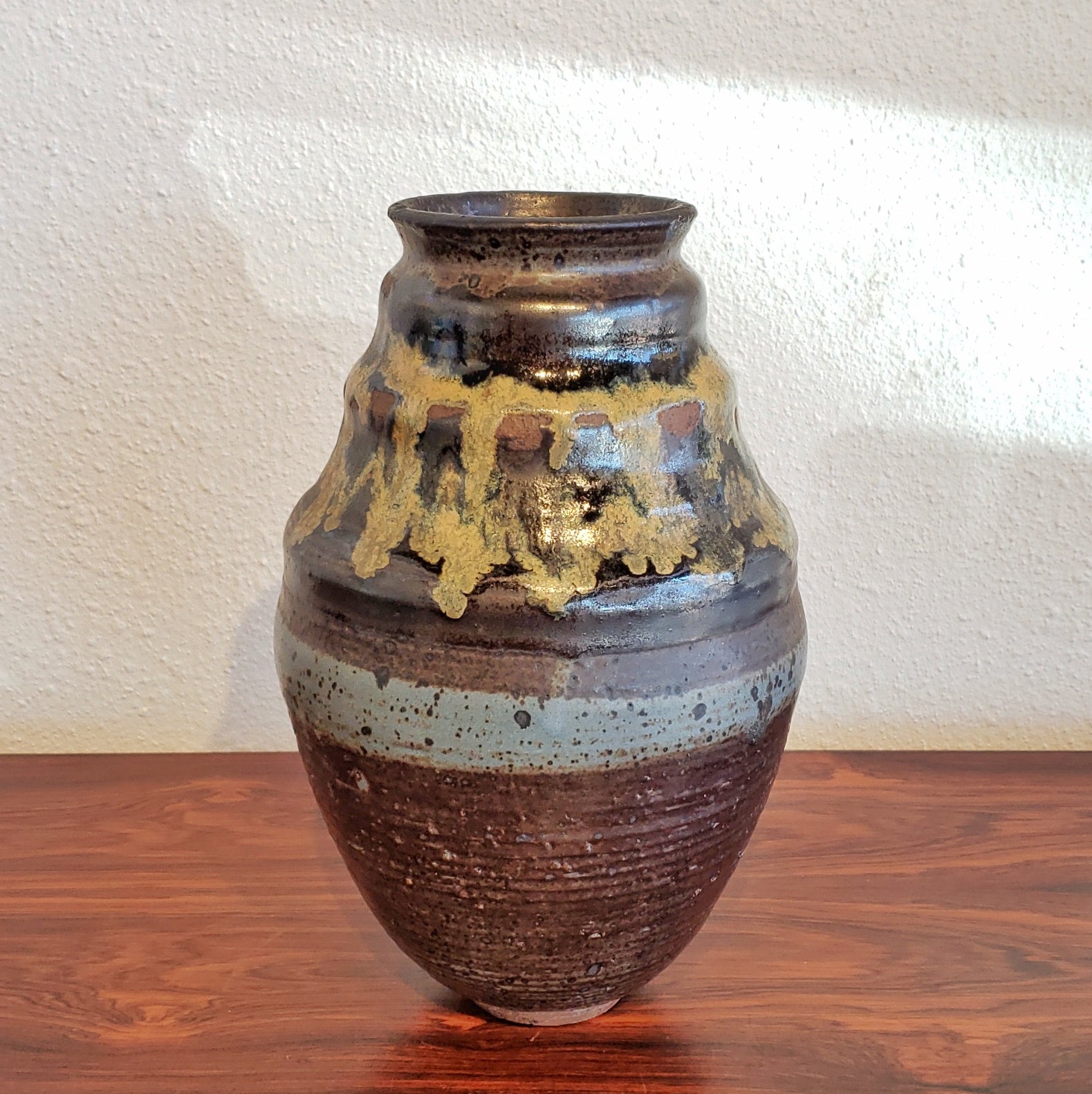 1970s ALAN VIGLAND STUDIO POTTERY VASE (25 cm)