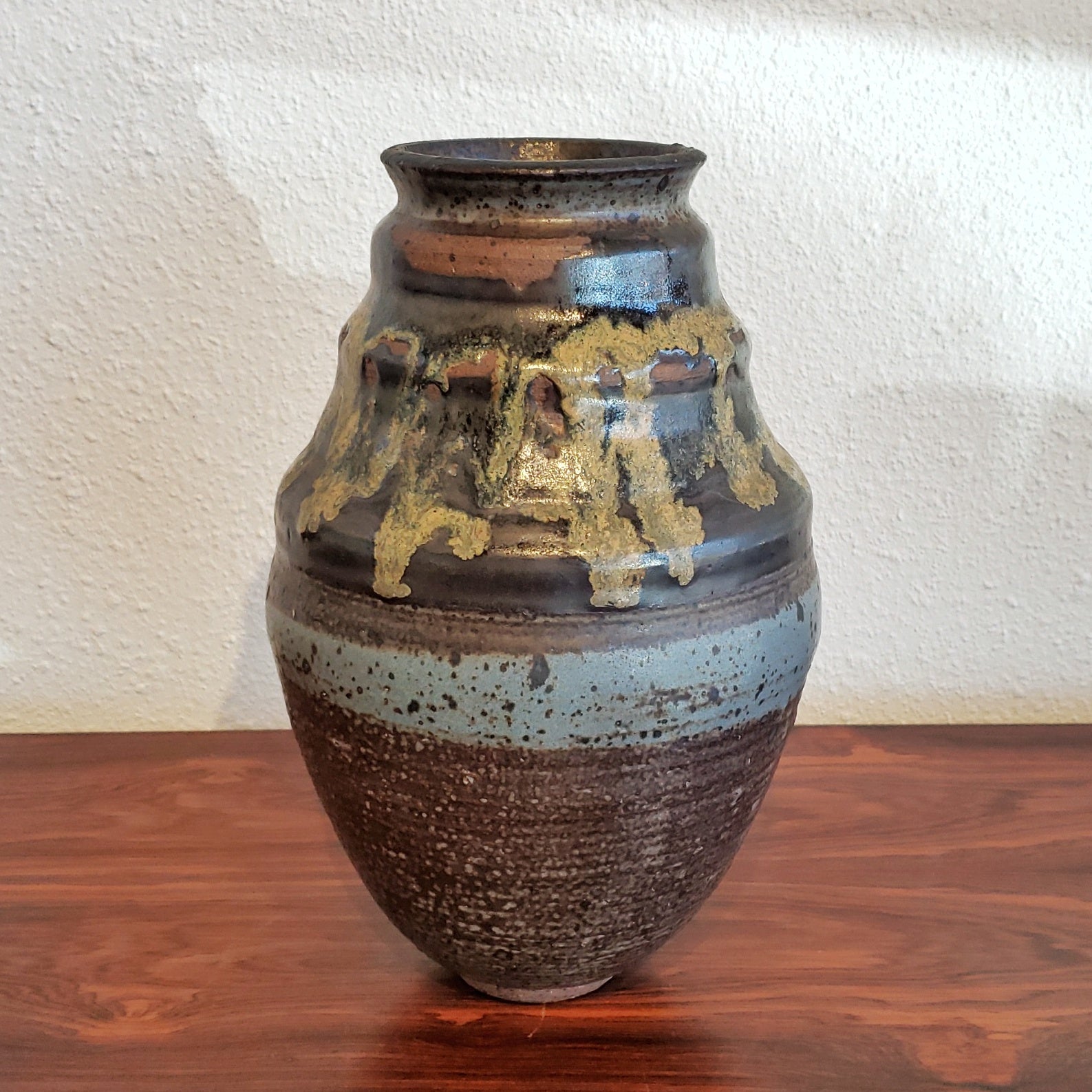 1970s ALAN VIGLAND STUDIO POTTERY VASE (25 cm)