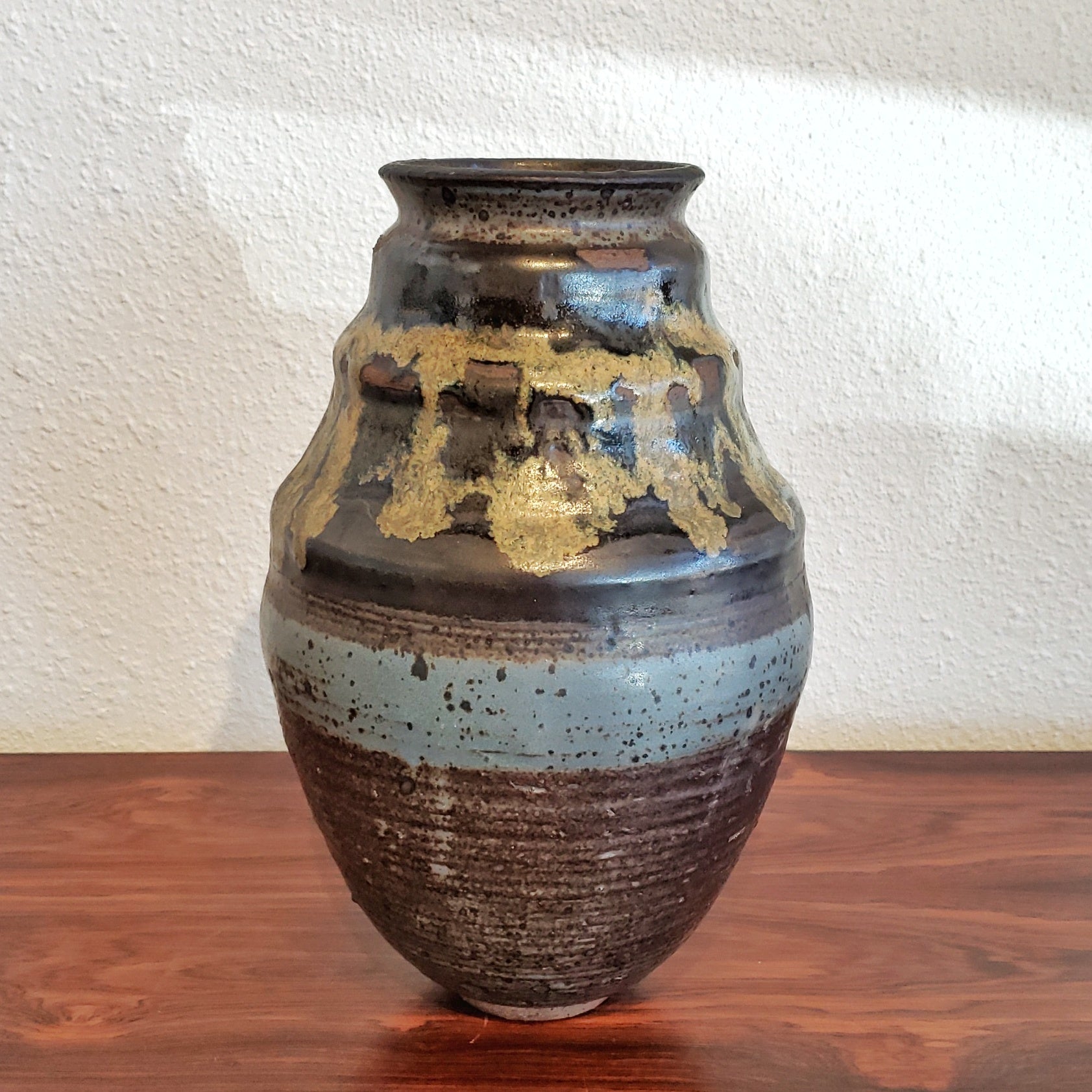 1970s ALAN VIGLAND STUDIO POTTERY VASE (25 cm)