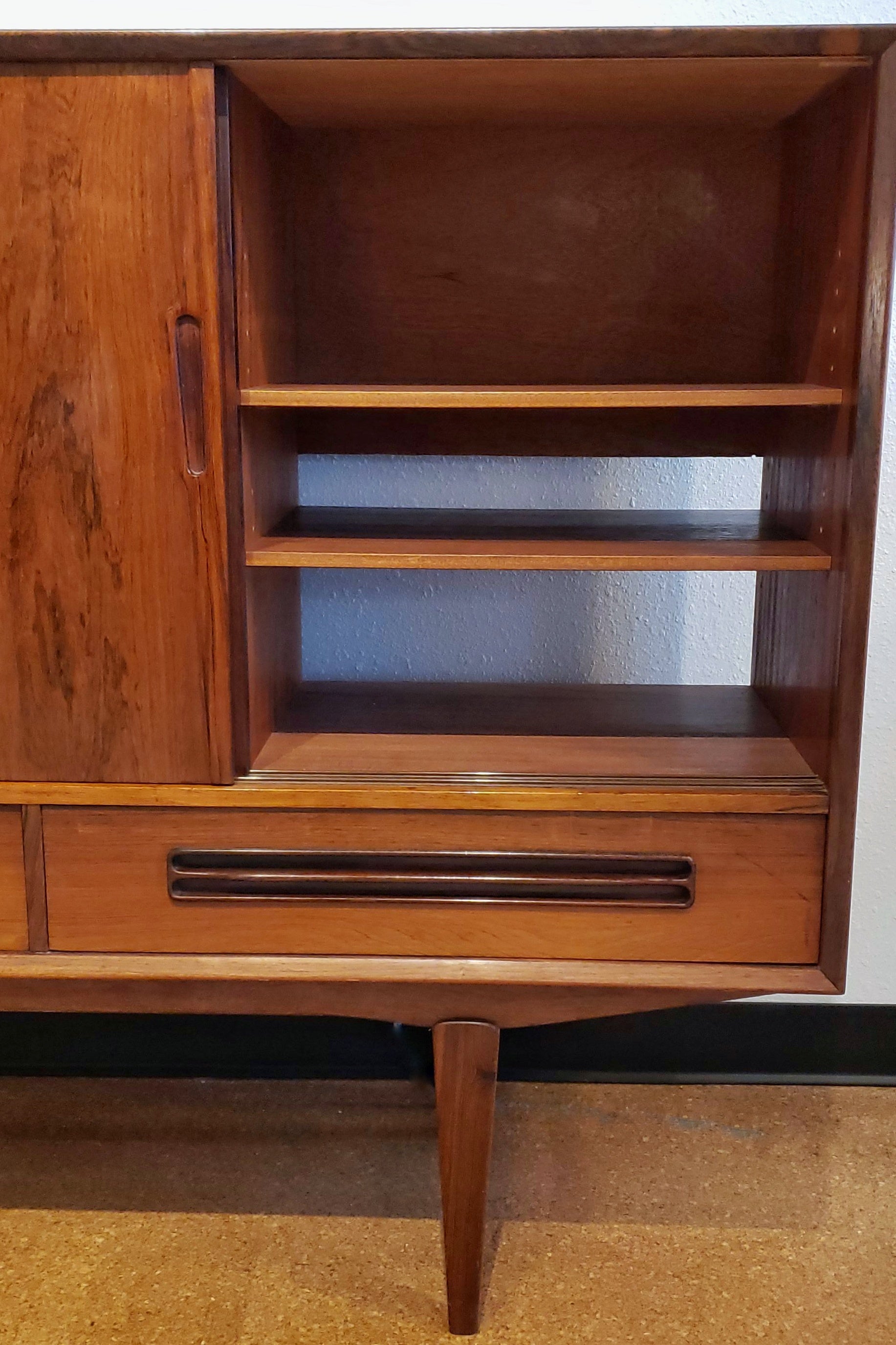 OMANN JUN MØBELFABRIK SIDEBOARD OR CREDENZA