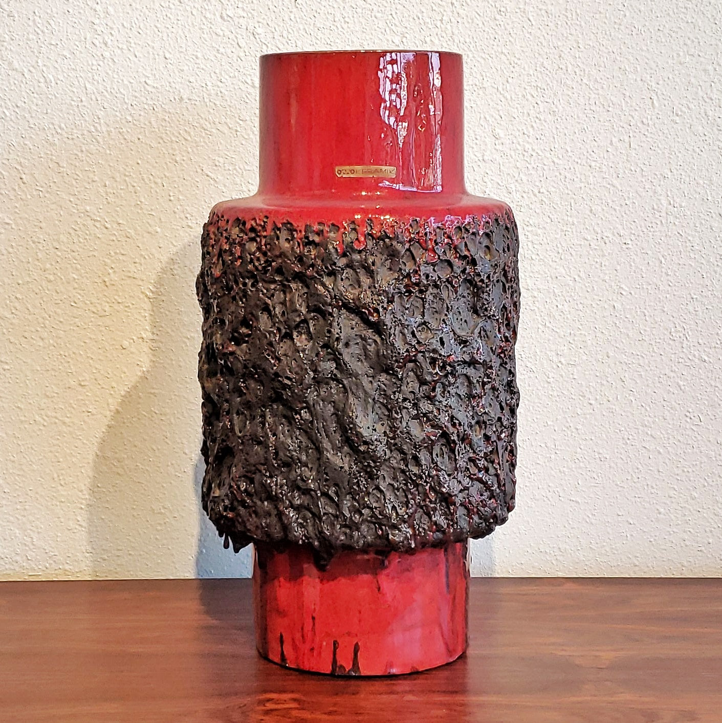 RED AND BLACK VOLCANIC OTTO KERAMIK FLOOR VASE