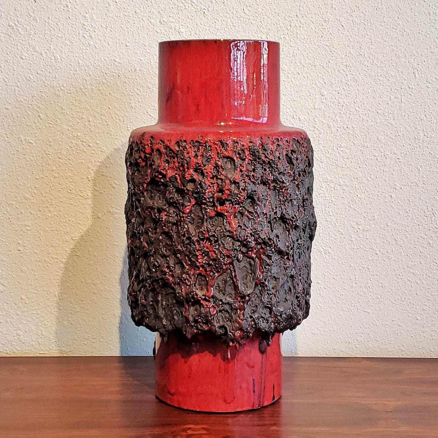 RED AND BLACK VOLCANIC OTTO KERAMIK FLOOR VASE