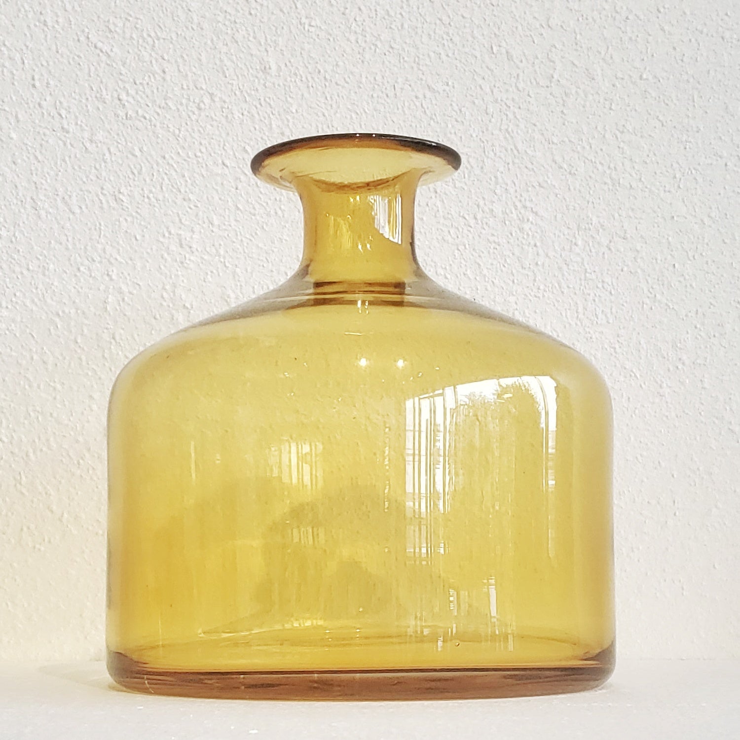 LARGE AMBER GLASS VASE AFTER OTTO BRAUER
