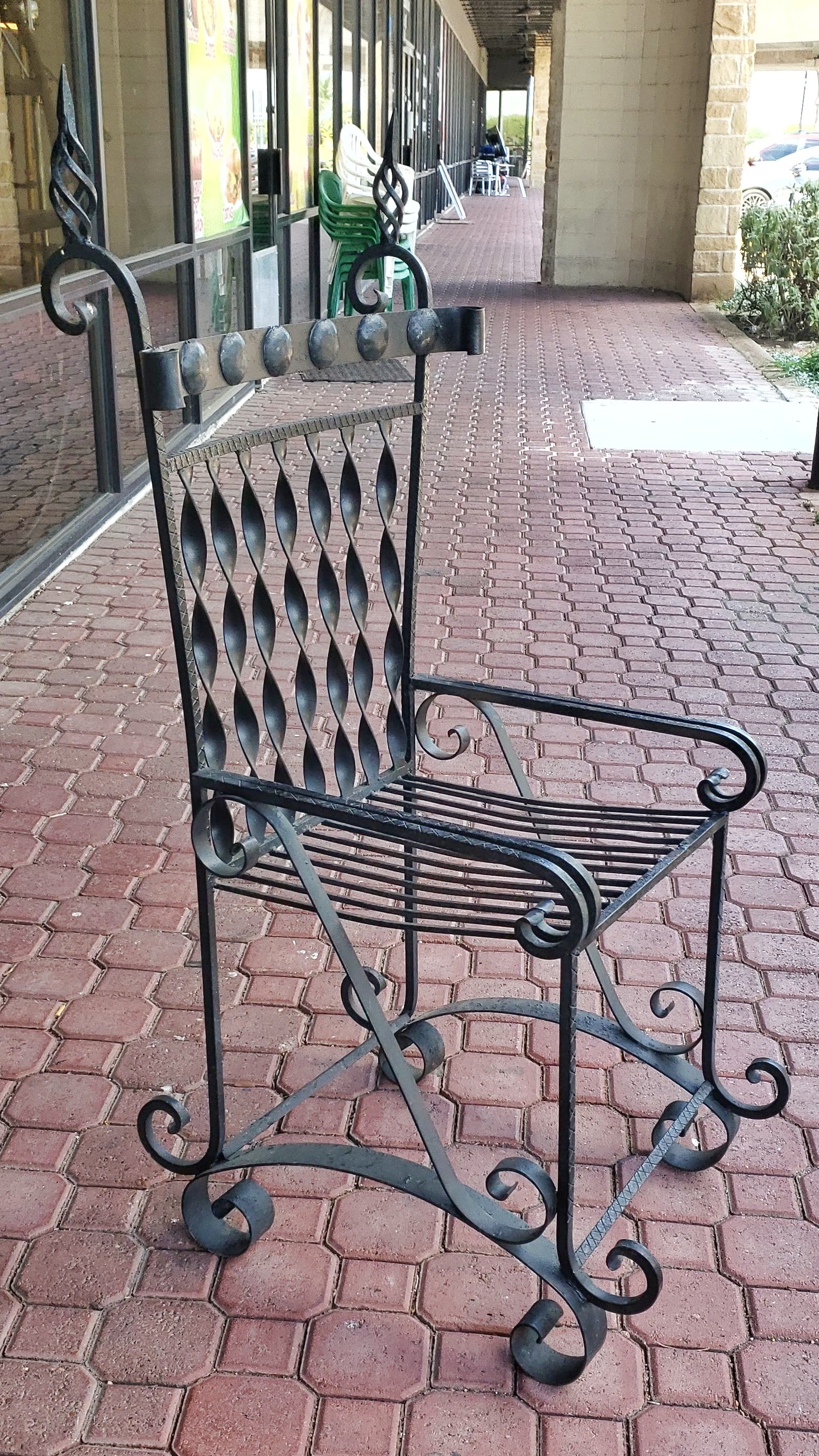 IRON MEDIEVAL STYLE GARDEN CHAIR