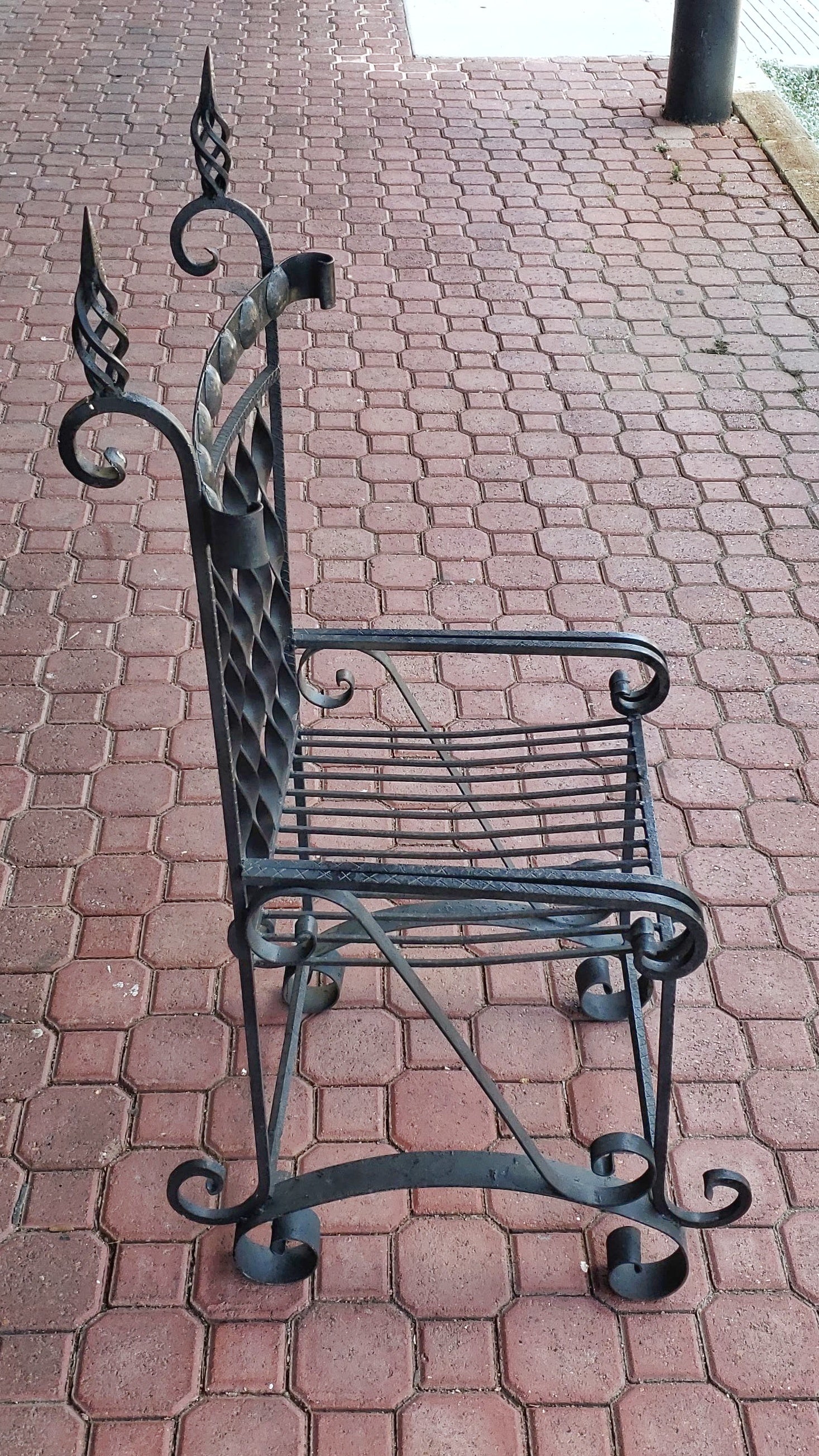 IRON MEDIEVAL STYLE GARDEN CHAIR