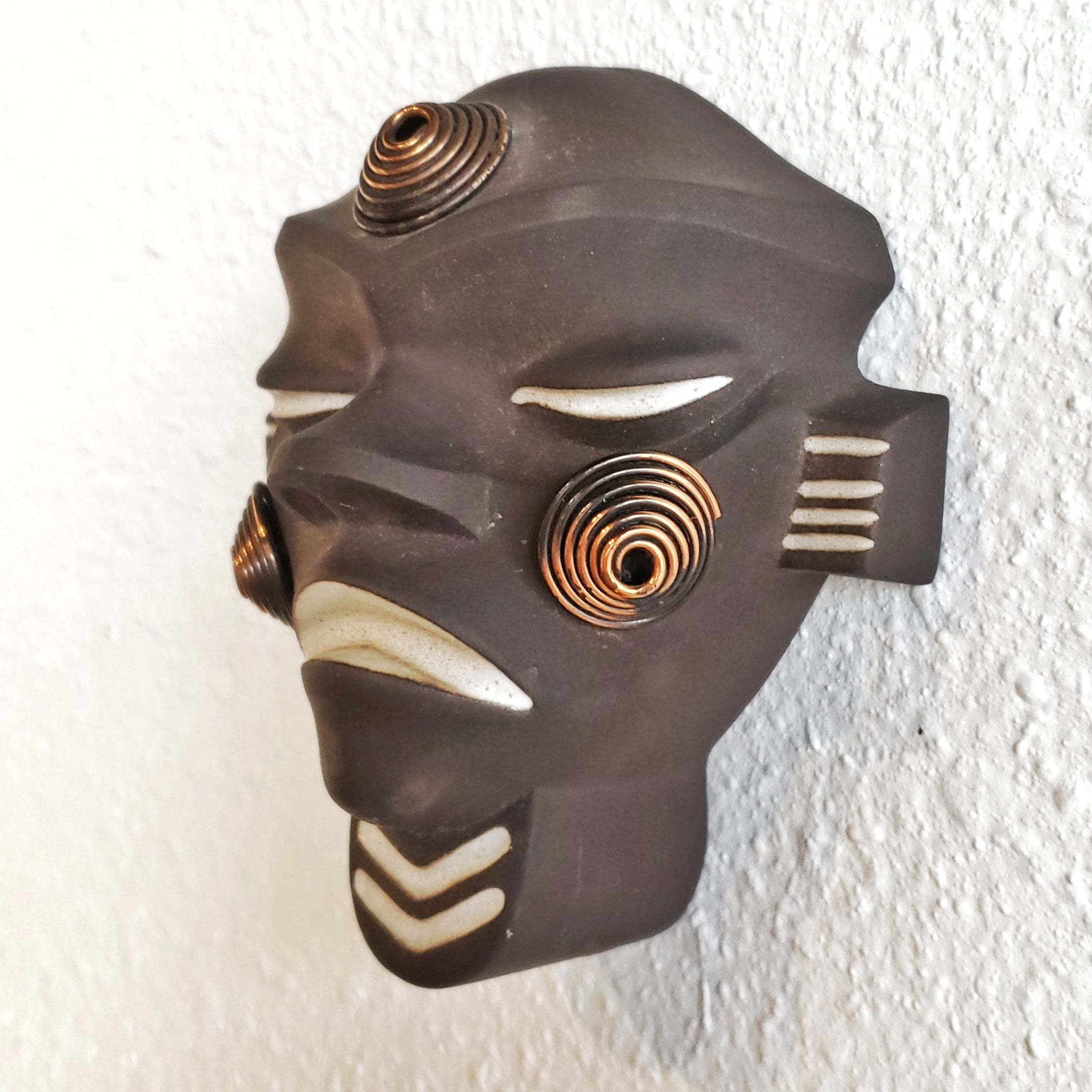 JAAP RAVELLI STYLIZED AFRICAN WALL HANGER (c. 1950s)