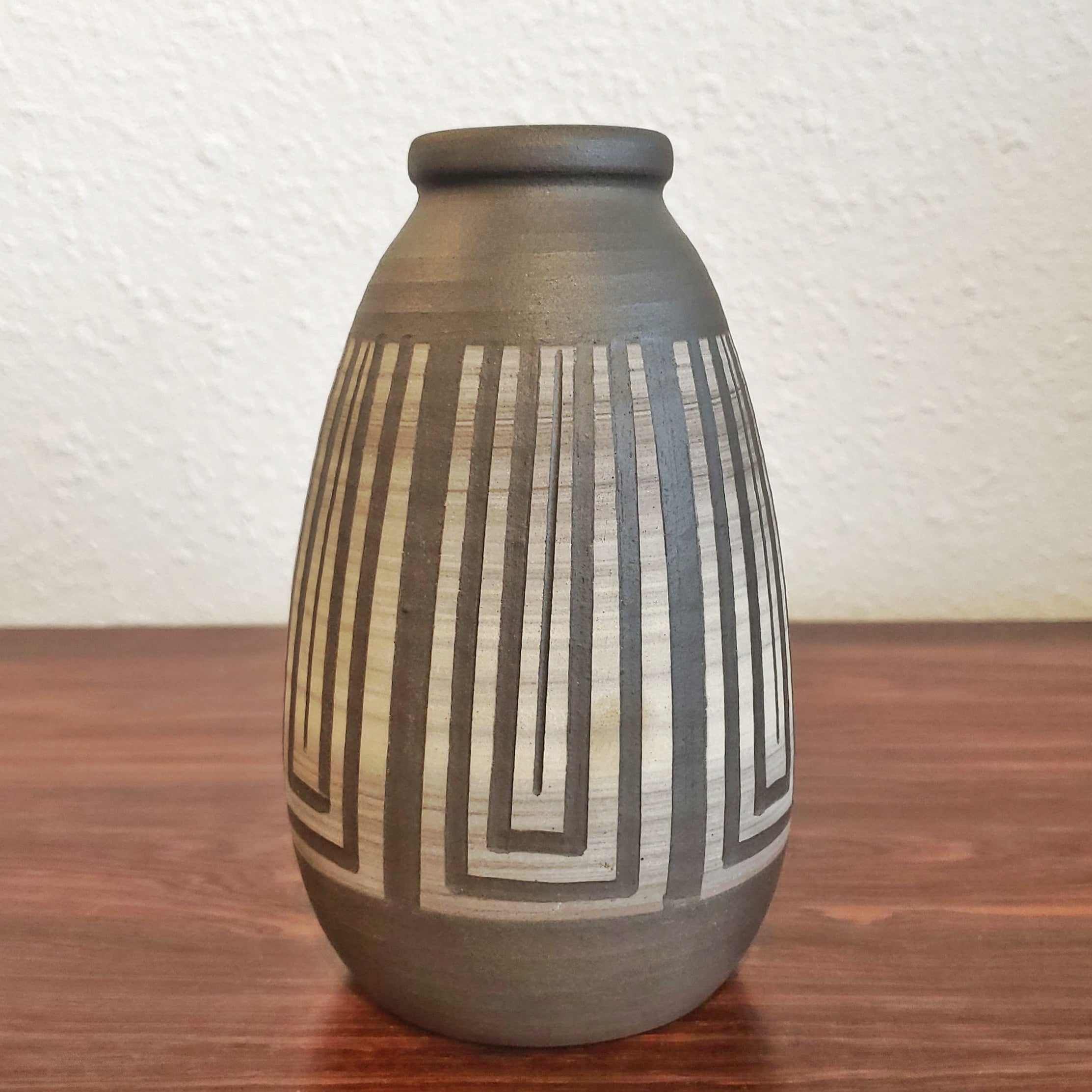 JOHANNES-ANDREAS URBAN STUDIO POTTERY VASE (GDR)