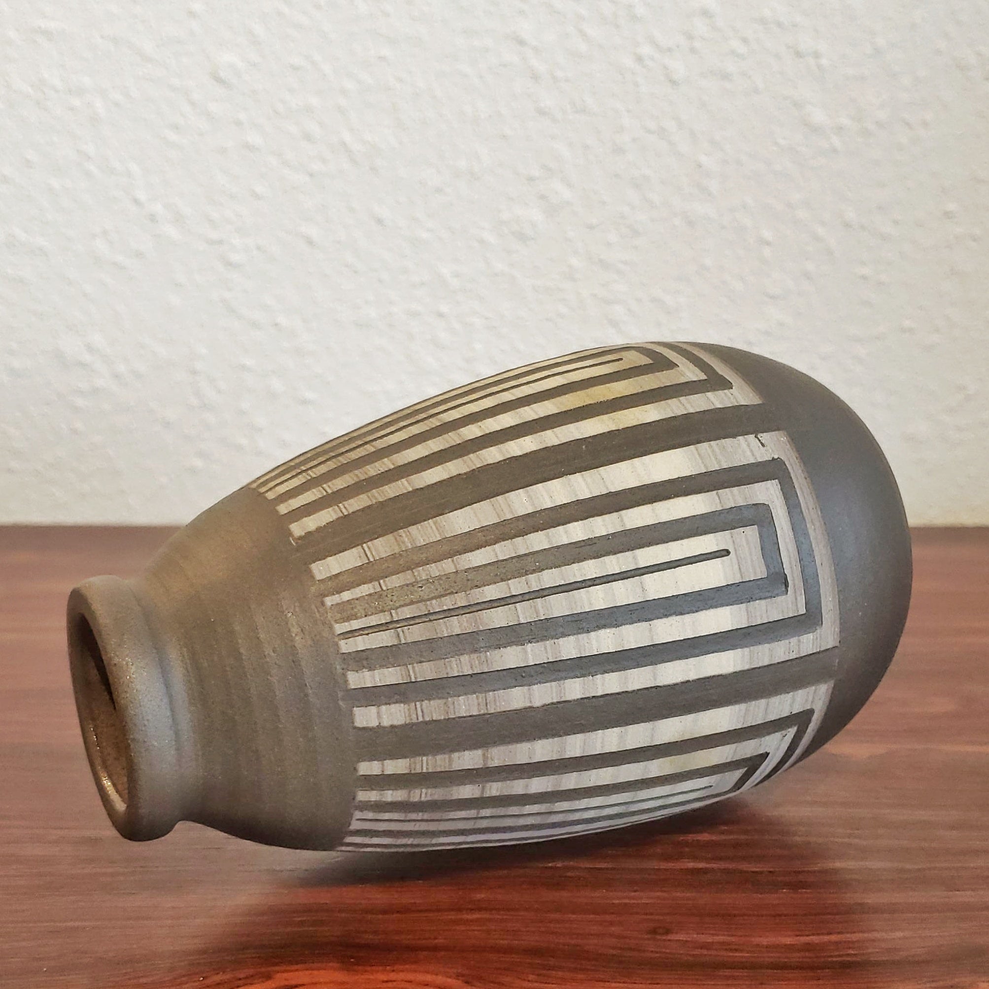 JOHANNES-ANDREAS URBAN STUDIO POTTERY VASE (GDR)