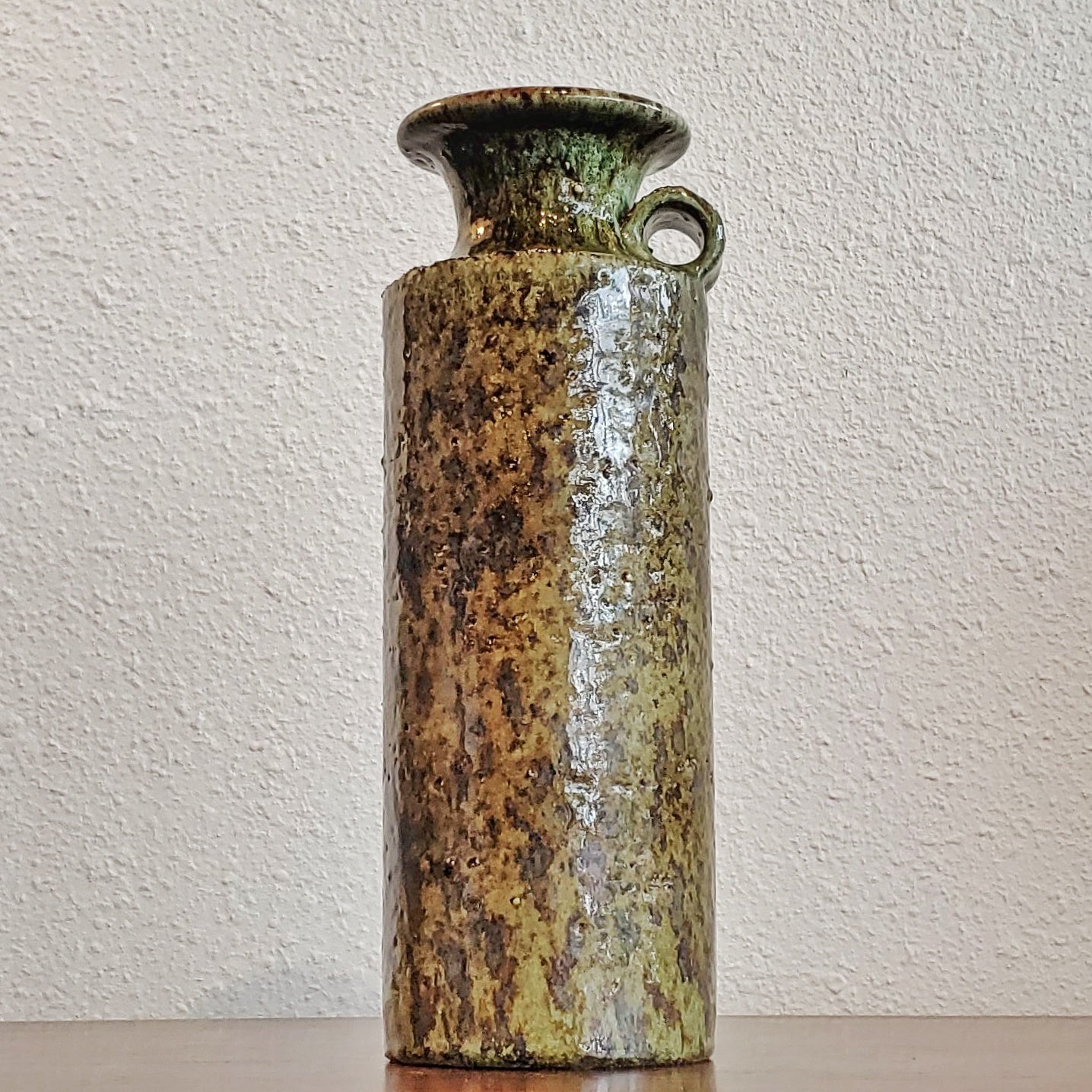 CHAMOTTE STONEWARE VASE IN THE STYLE OF GERHARD LIEBENTHRON (24 cm)