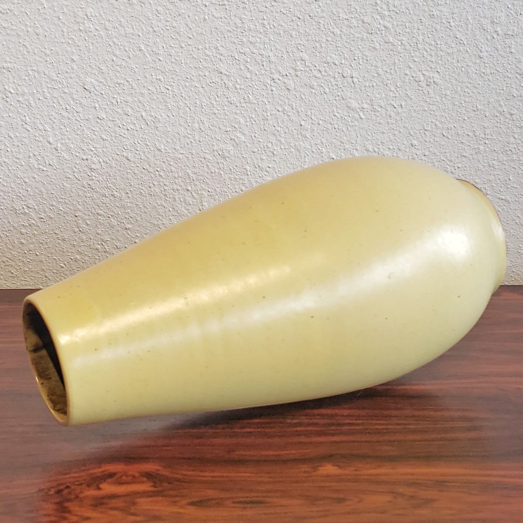 TALL YELLOW CONICAL VASE BY WILHELM DIEBENER FOR HANSA GOTHA KERAMIK (28 cm)