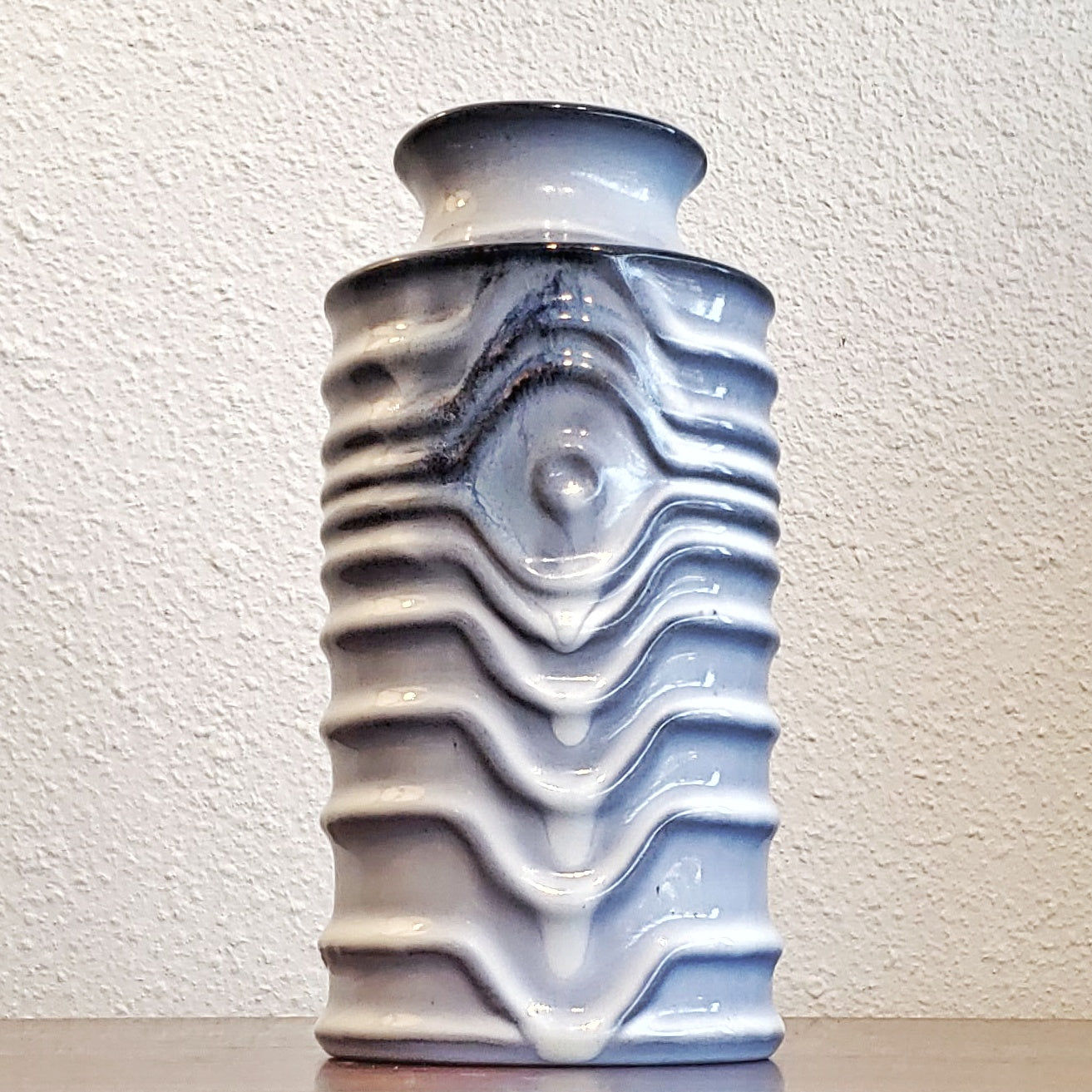 RARE CARI ZALLONI FOR STEULER KERAMIK ‘ZYKLON’ VASE Nr. 405/20