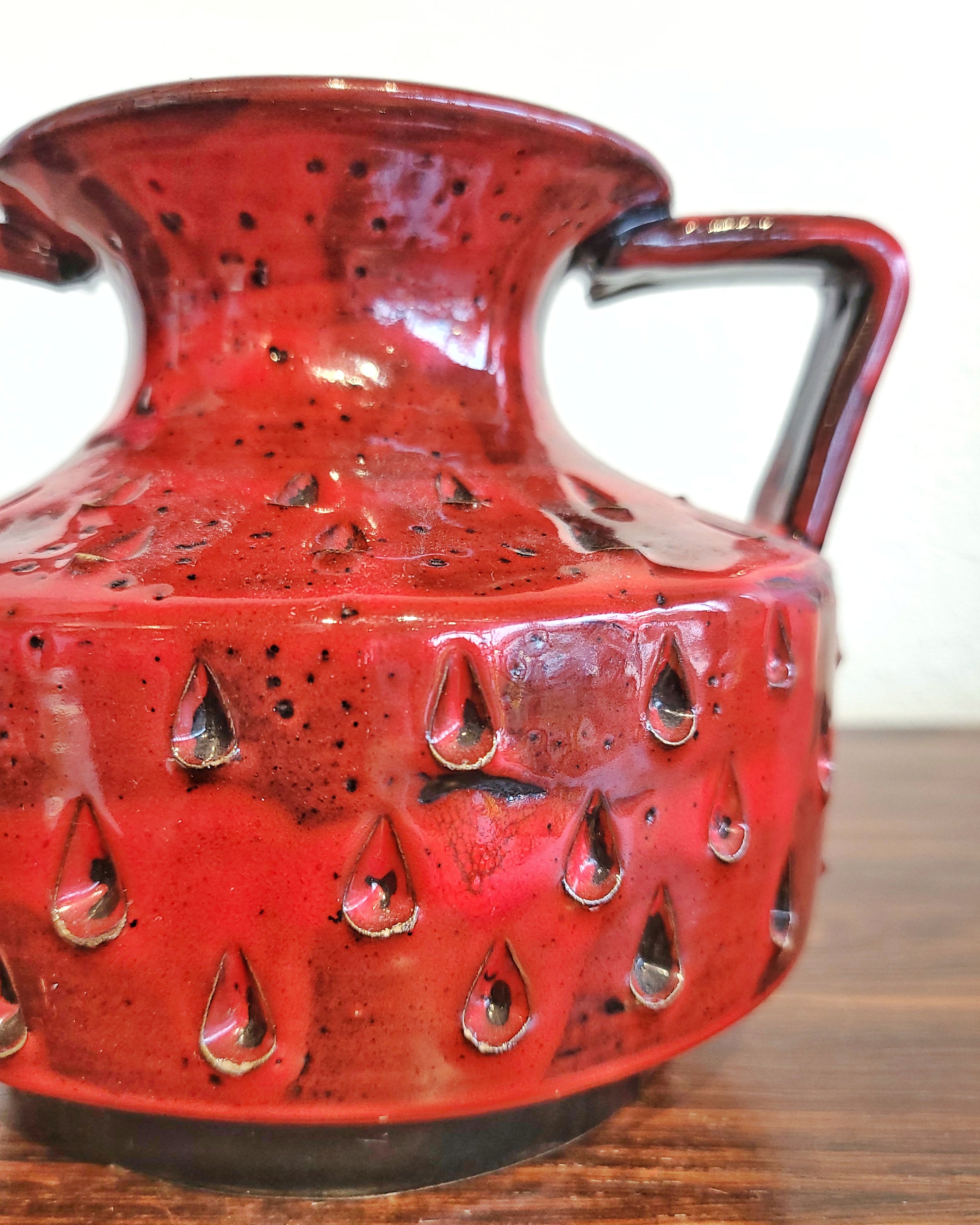 RED ITALIAN ‘COMO’ DÉCOR DOUBLE HANDLED VASE (HANDMADE)