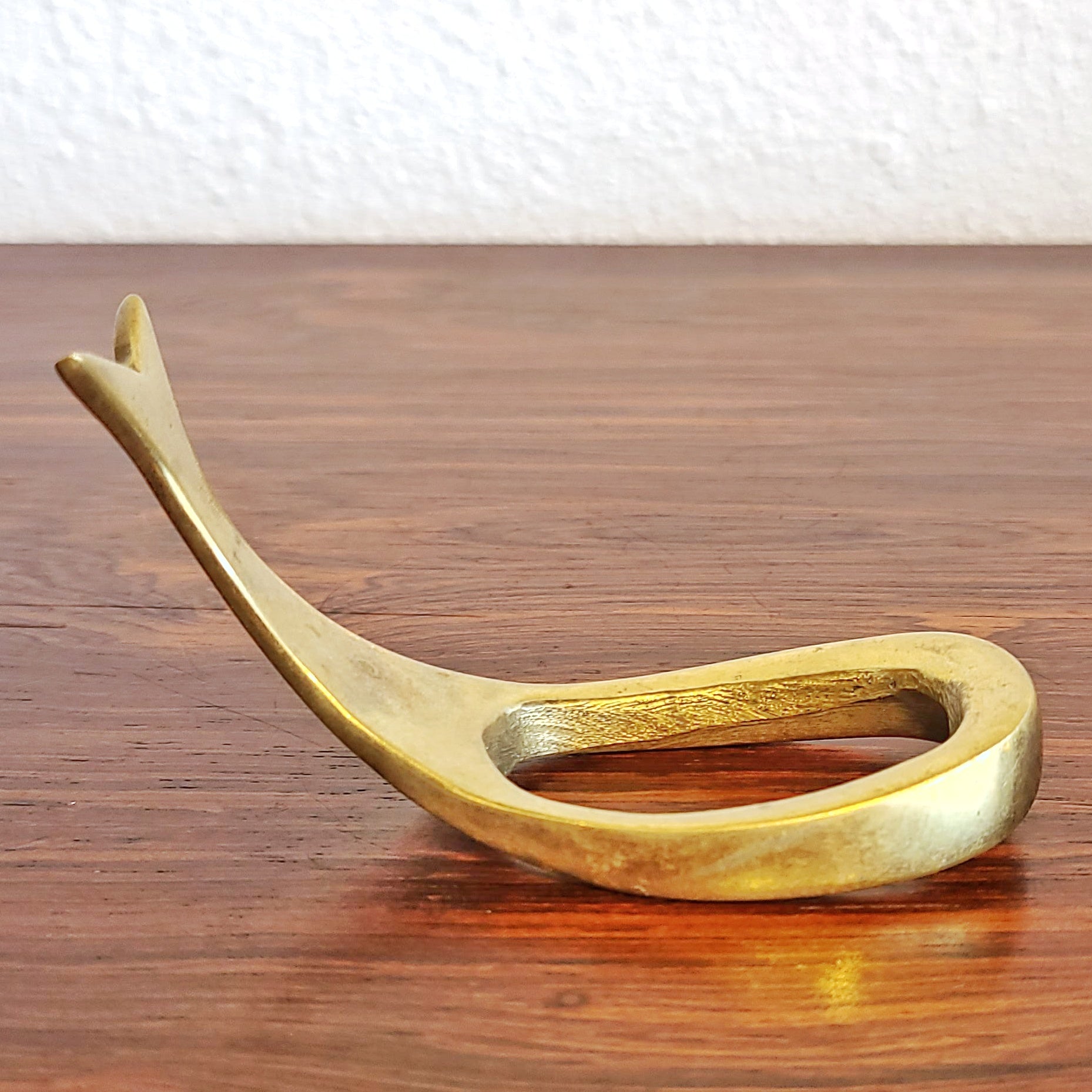 BRASS PIPE STAND IN THE STYLE OF CARL AUBOCK