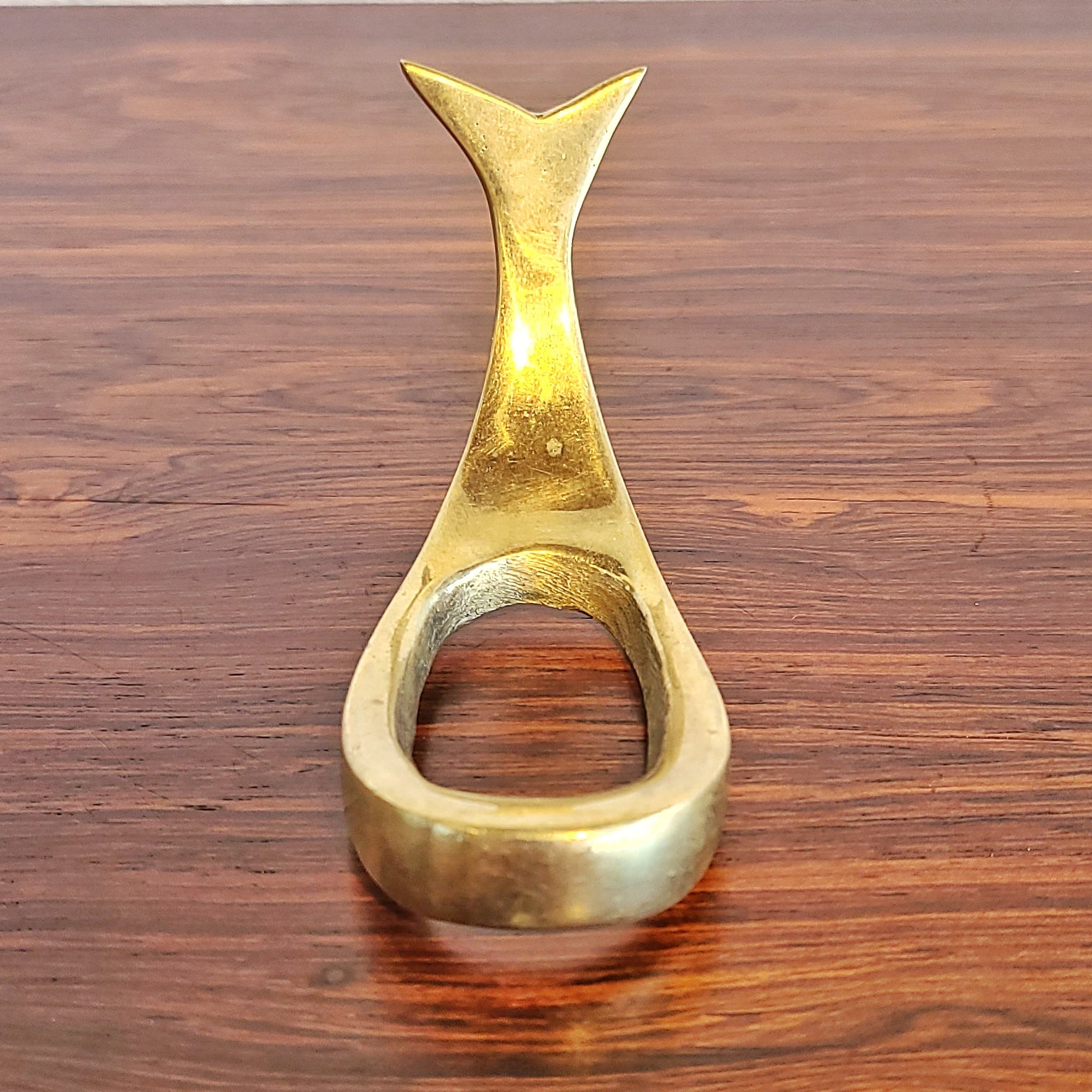 BRASS PIPE STAND IN THE STYLE OF CARL AUBOCK