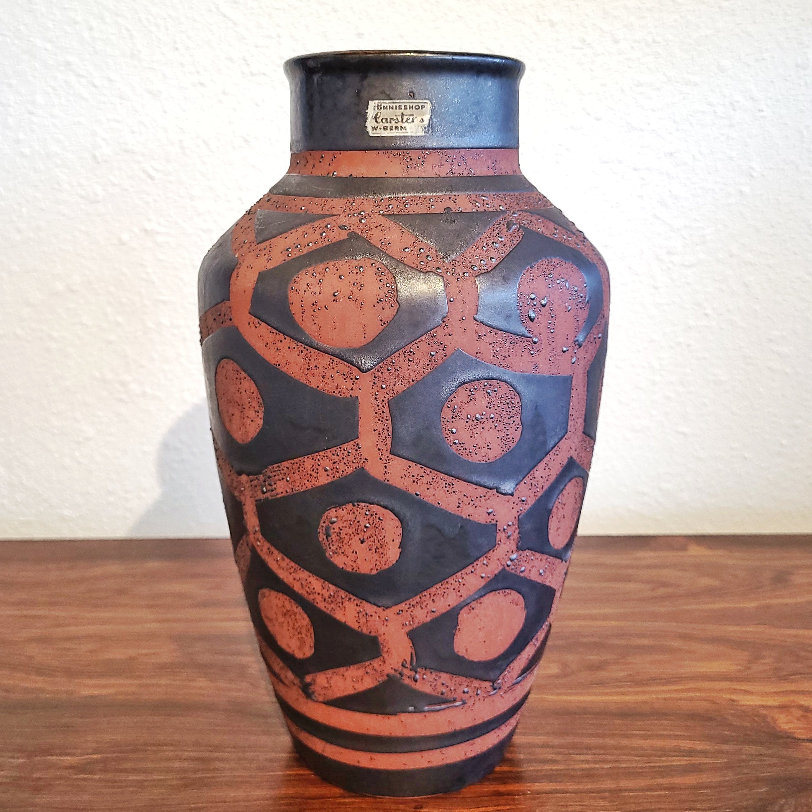 CARSTENS TÖNNIESHOF RUSTY ORANGE AND GUNMETAL ‘ANKARA’ VASE Nr. 1233/34