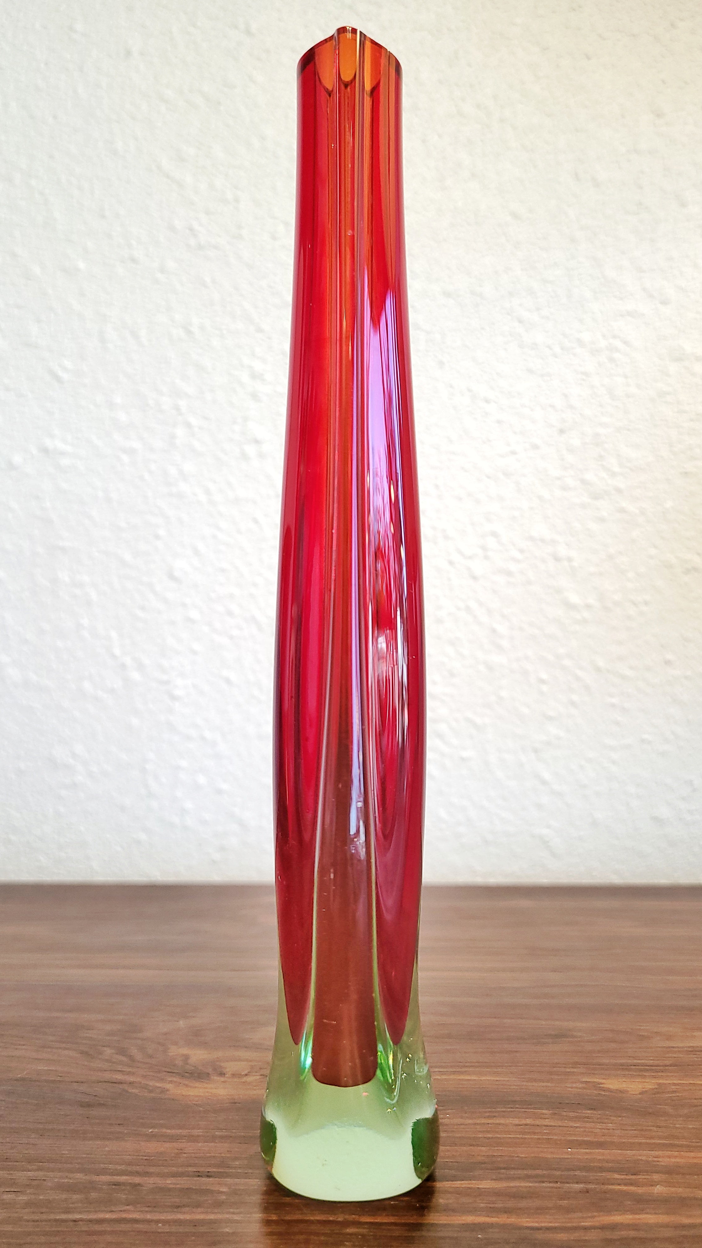 GIORGIO FERRO RED AND GREEN SOMMERSO GLASS TEARDROP VASE