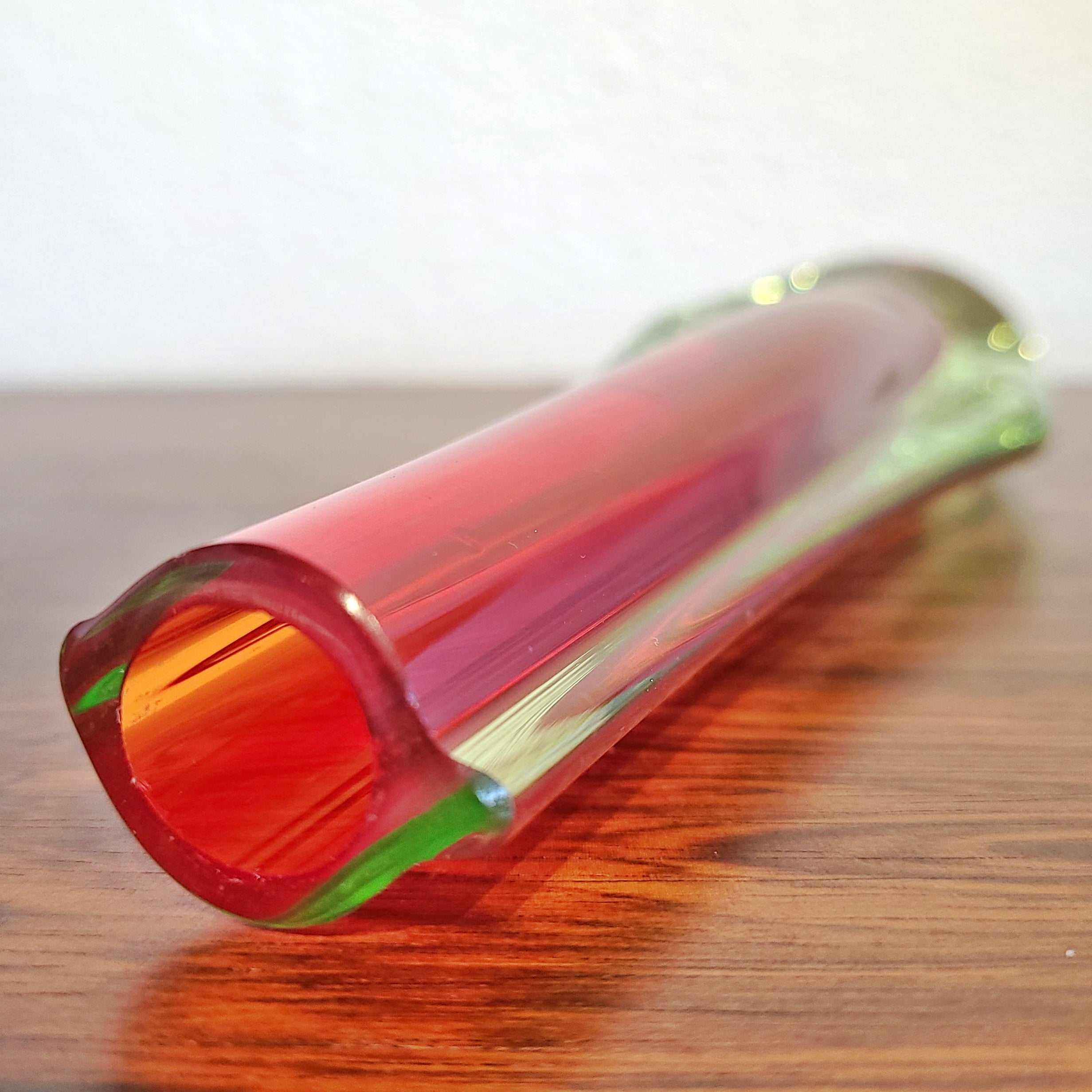 GIORGIO FERRO RED AND GREEN SOMMERSO GLASS TEARDROP VASE