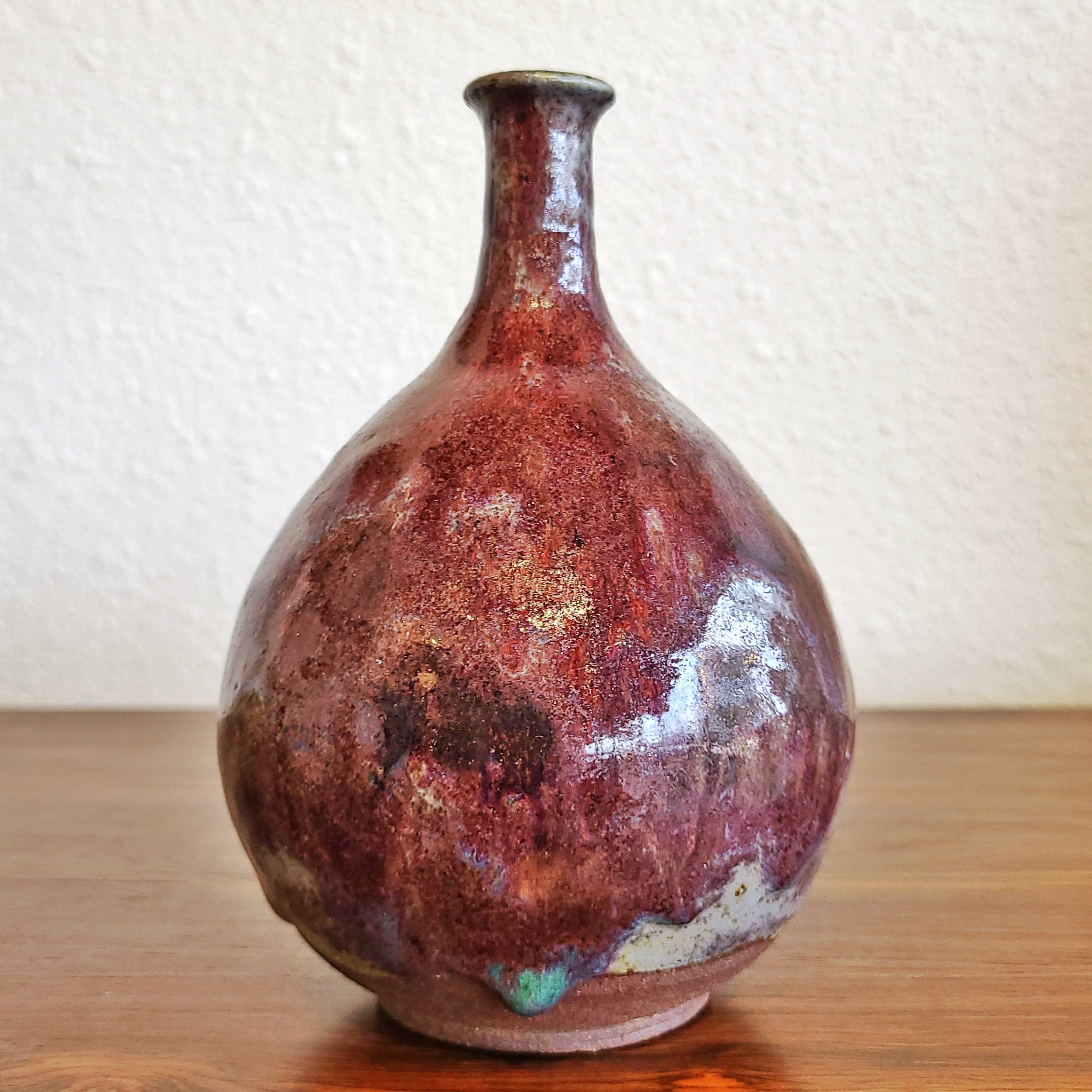 BULBOUS LONG NECK STUDIO BUD VASE (MARKED)