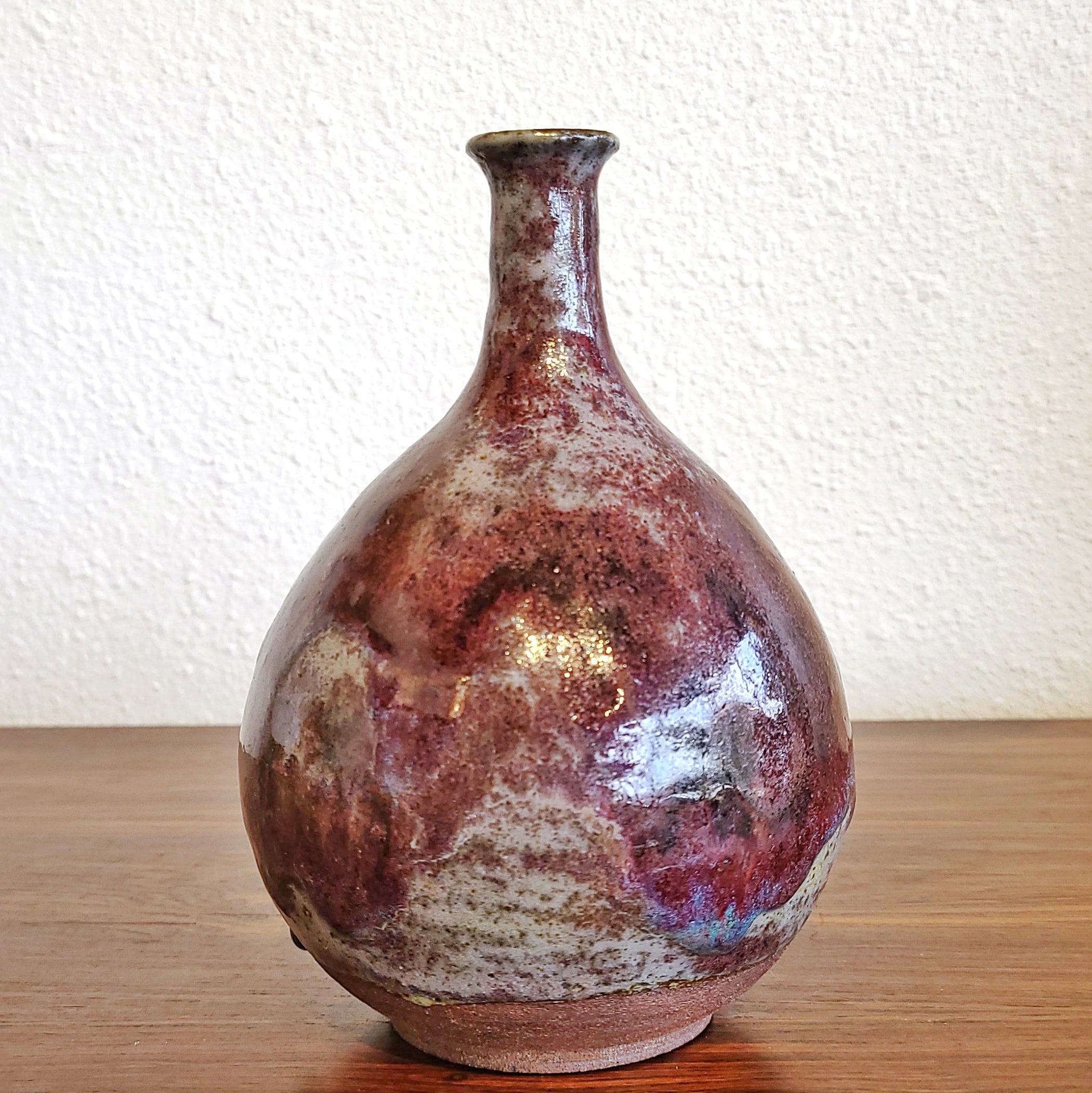 BULBOUS LONG NECK STUDIO BUD VASE (MARKED)