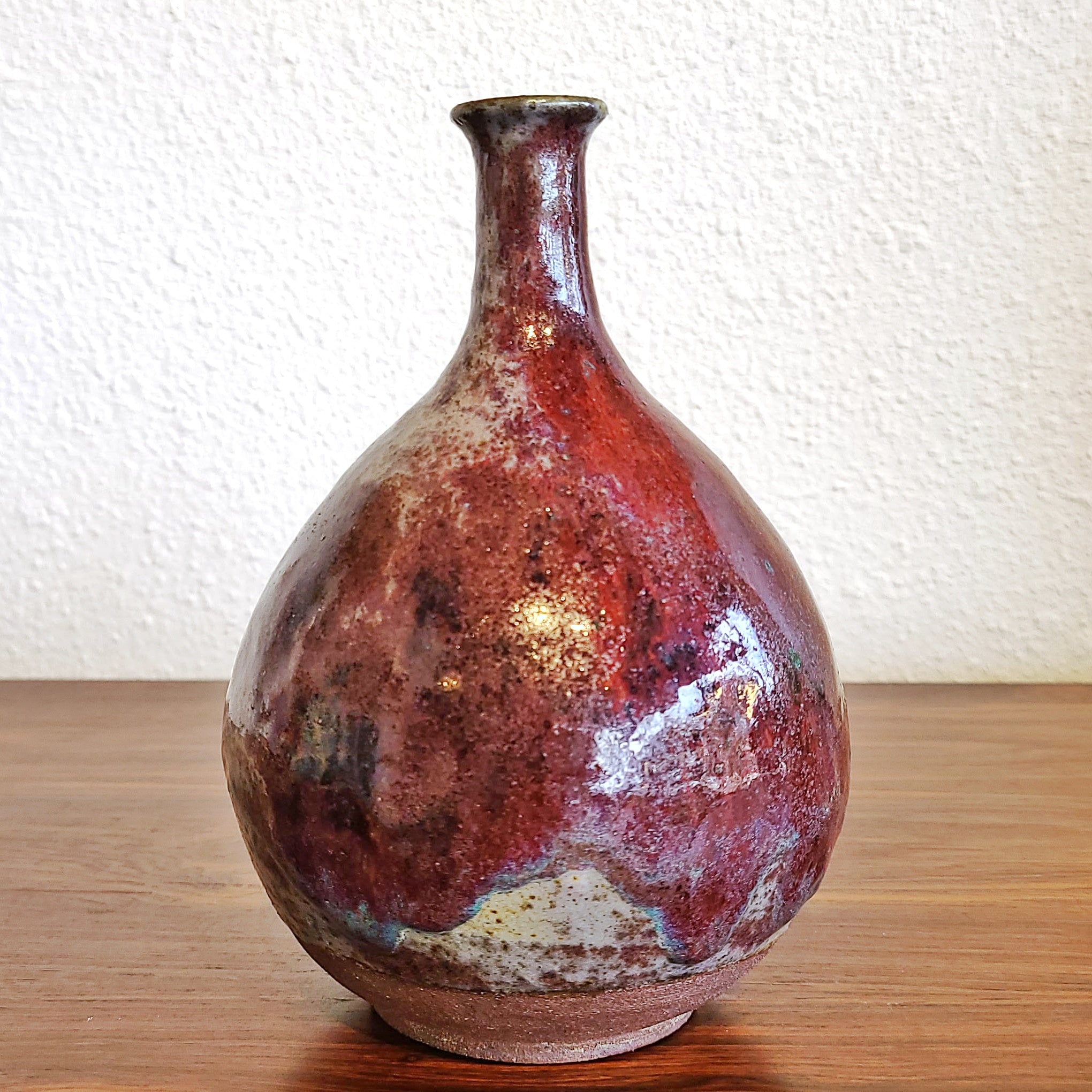 BULBOUS LONG NECK STUDIO BUD VASE (MARKED)